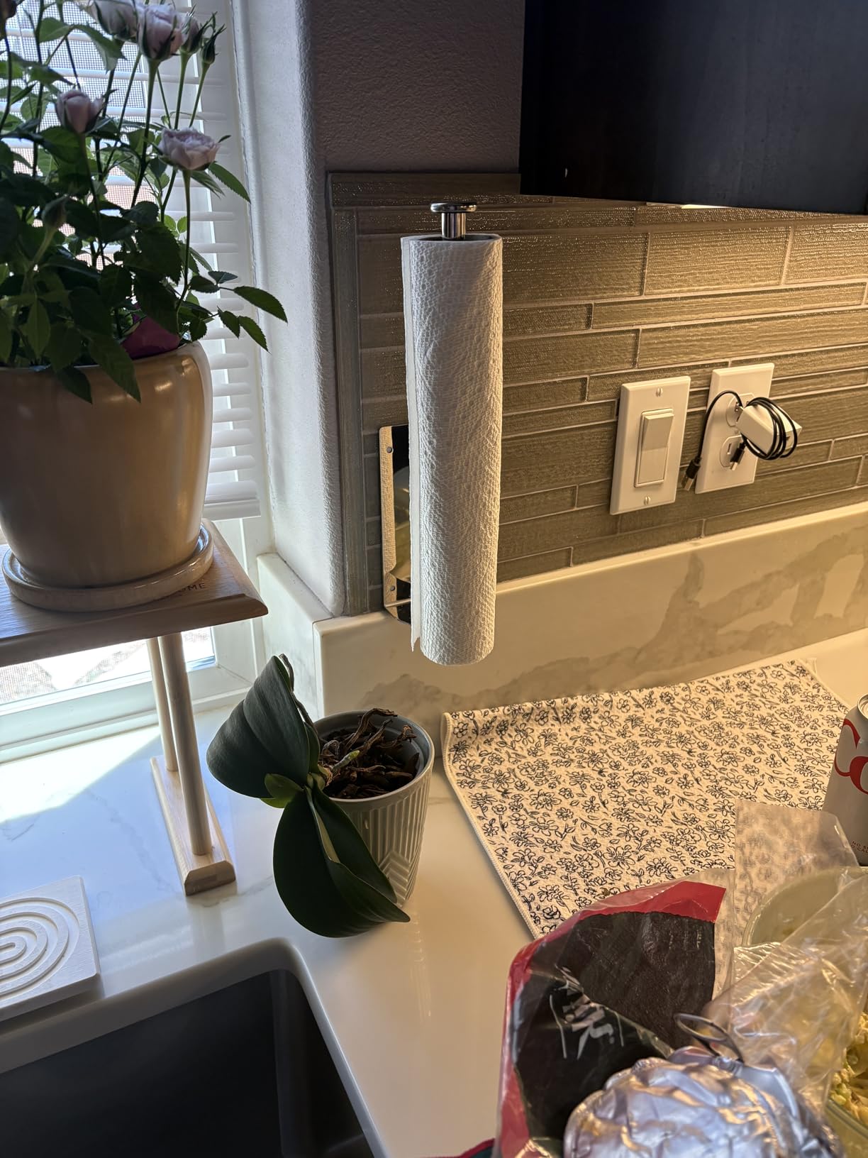 SetSail Paper Towel Holder, Single Hand Operable Paper Towel Holder Under Cabinet with Adjustable Damper Easy Tear Wall Mount Self-Adhesive or Drilled for Kitchen Bathroom, Gold customer photo 2
