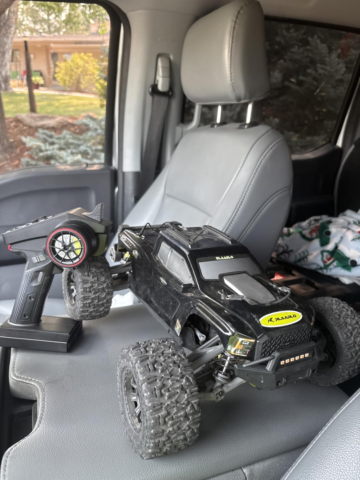 RIAARIO 1/10 Brushless RC Cars, 50+ MPH, 4WD, Waterproof, Carbon Fiber customer photo 1