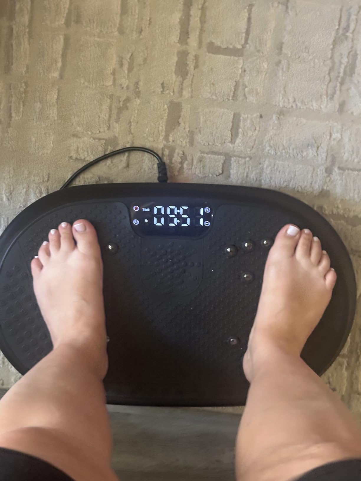 HVX Vibration Plate Exercise Machine 450 lbs Capacity Lymphatic Drainage customer photo 1