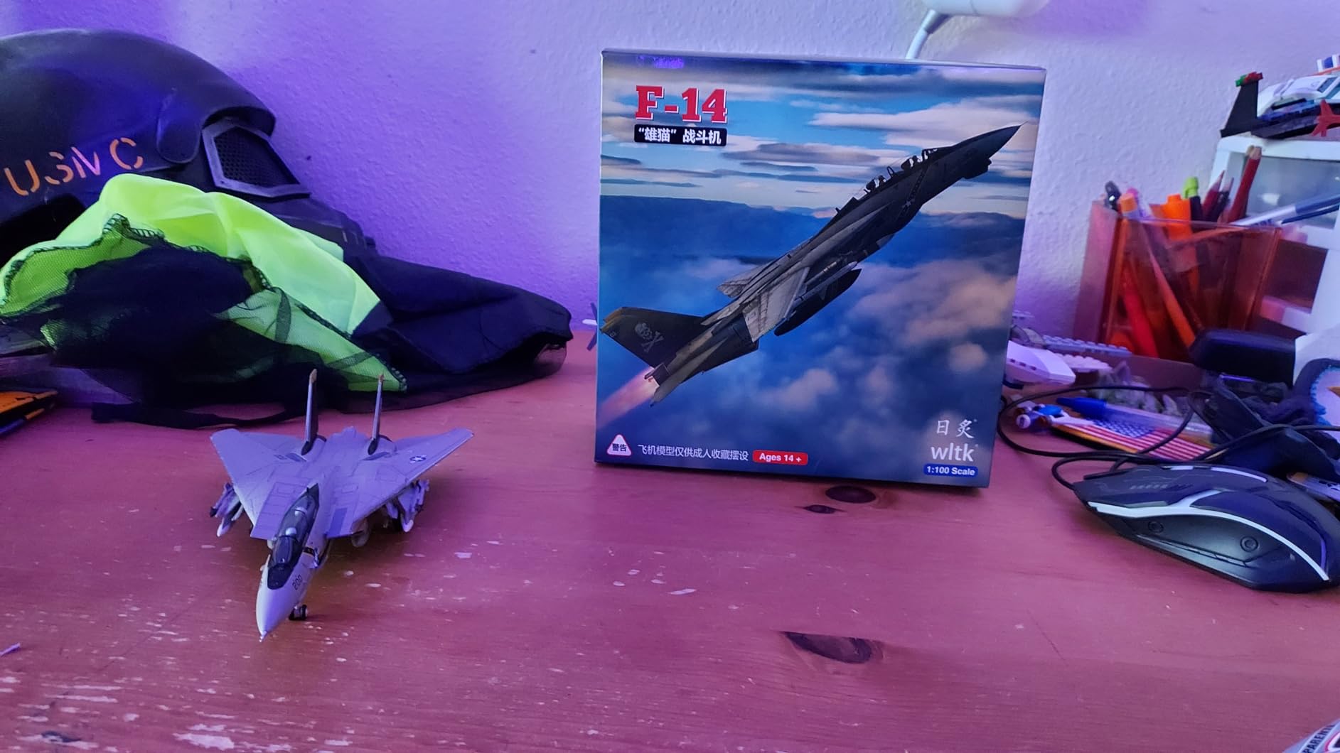 F-18 Hornet Strike Attack Fighter Plane Model -1/72 Scale customer photo 2