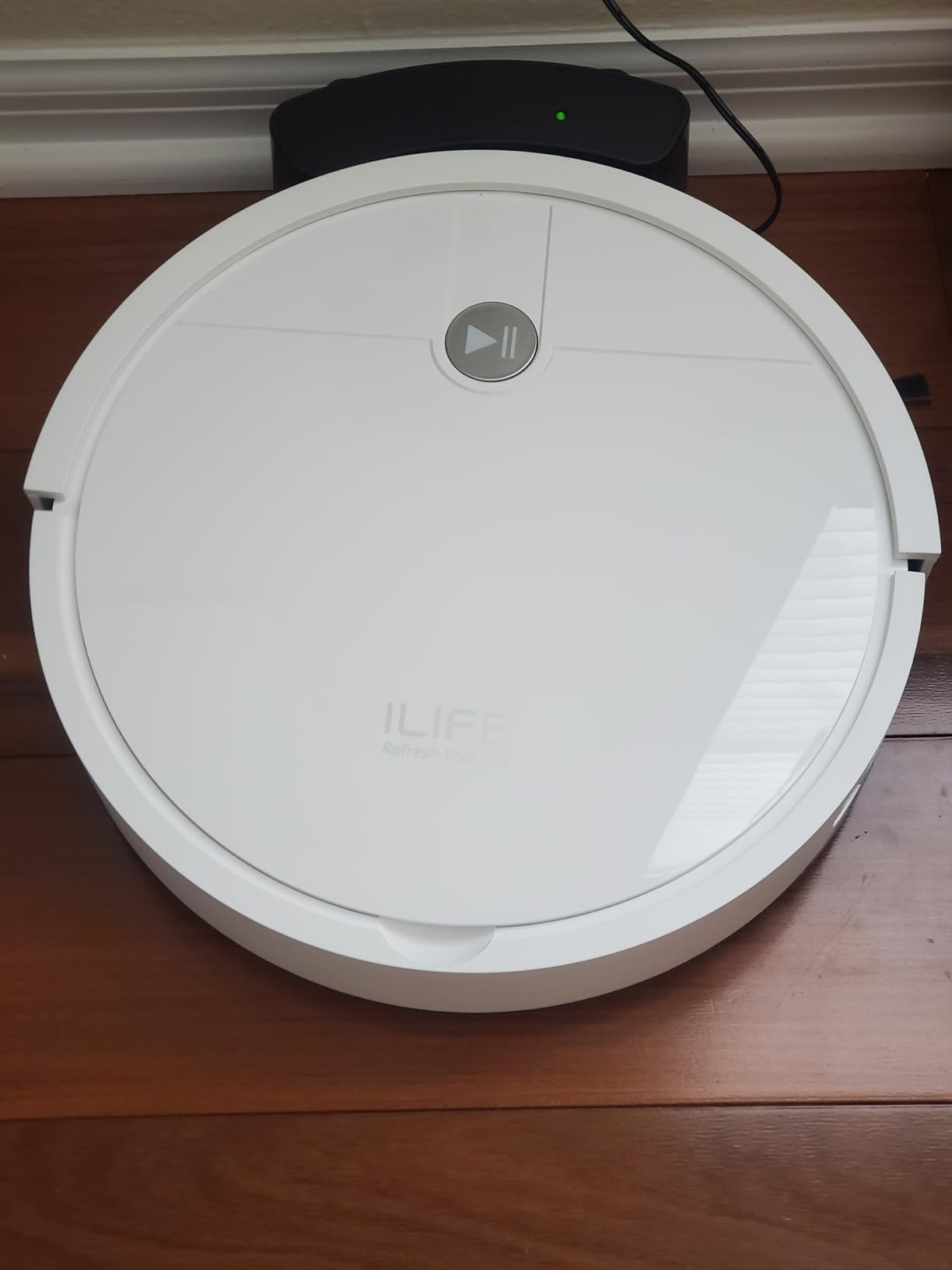 ILIFE V2 Robot Vacuum Cleaner, Tangle-Free Suction | 120 Mins Runtime, Slim, Self-Charging Robotic Vacuum Cleaner, Ideal for Pet Hair and Hard Floors customer photo 1
