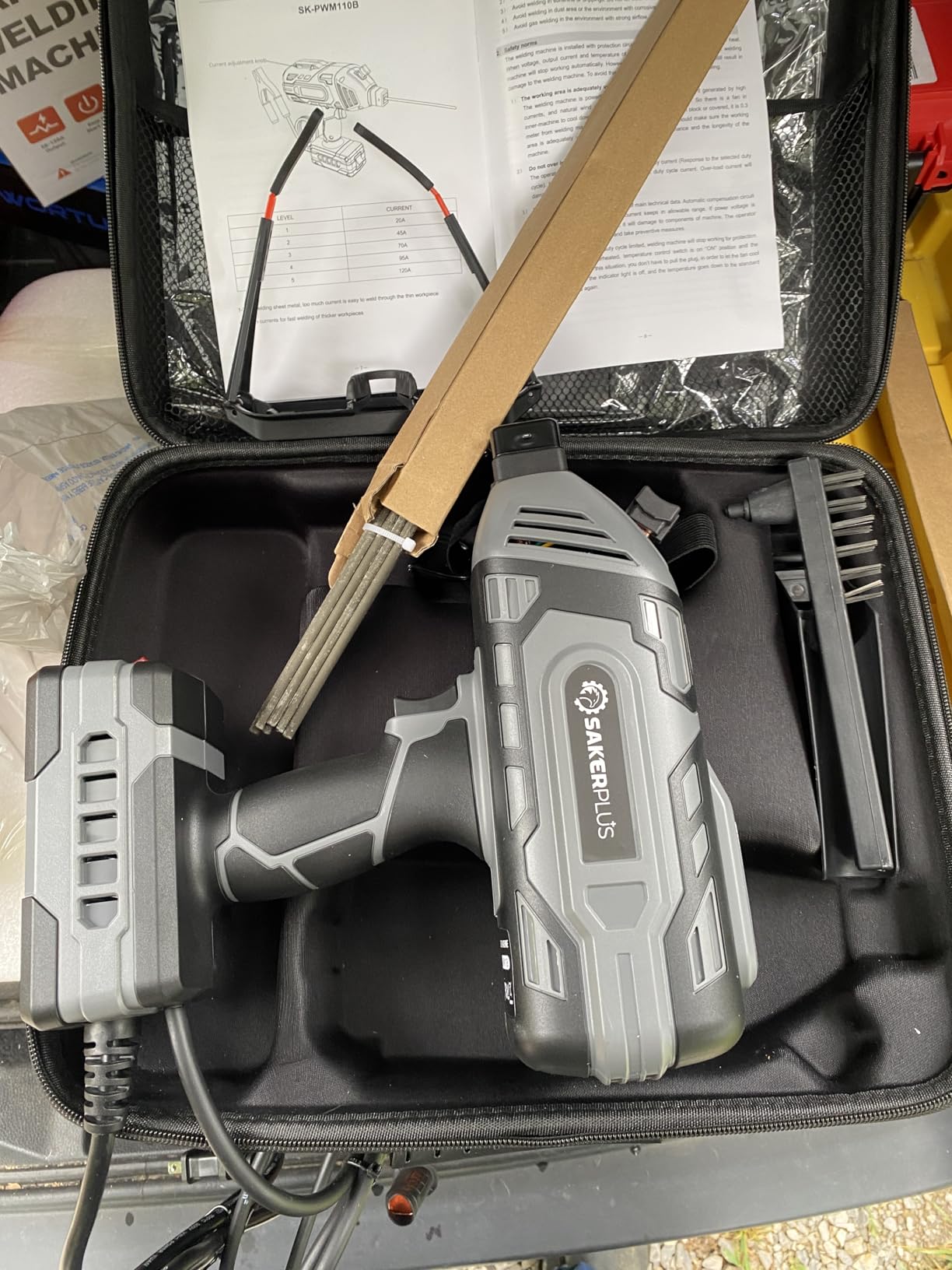 Sakerplus Portable Welding Machine, Handheld Welder Machine 110V, ARC Portable Welder with IGBT Inverter 5 Variable Current Adjustment, 30pcs 3/32