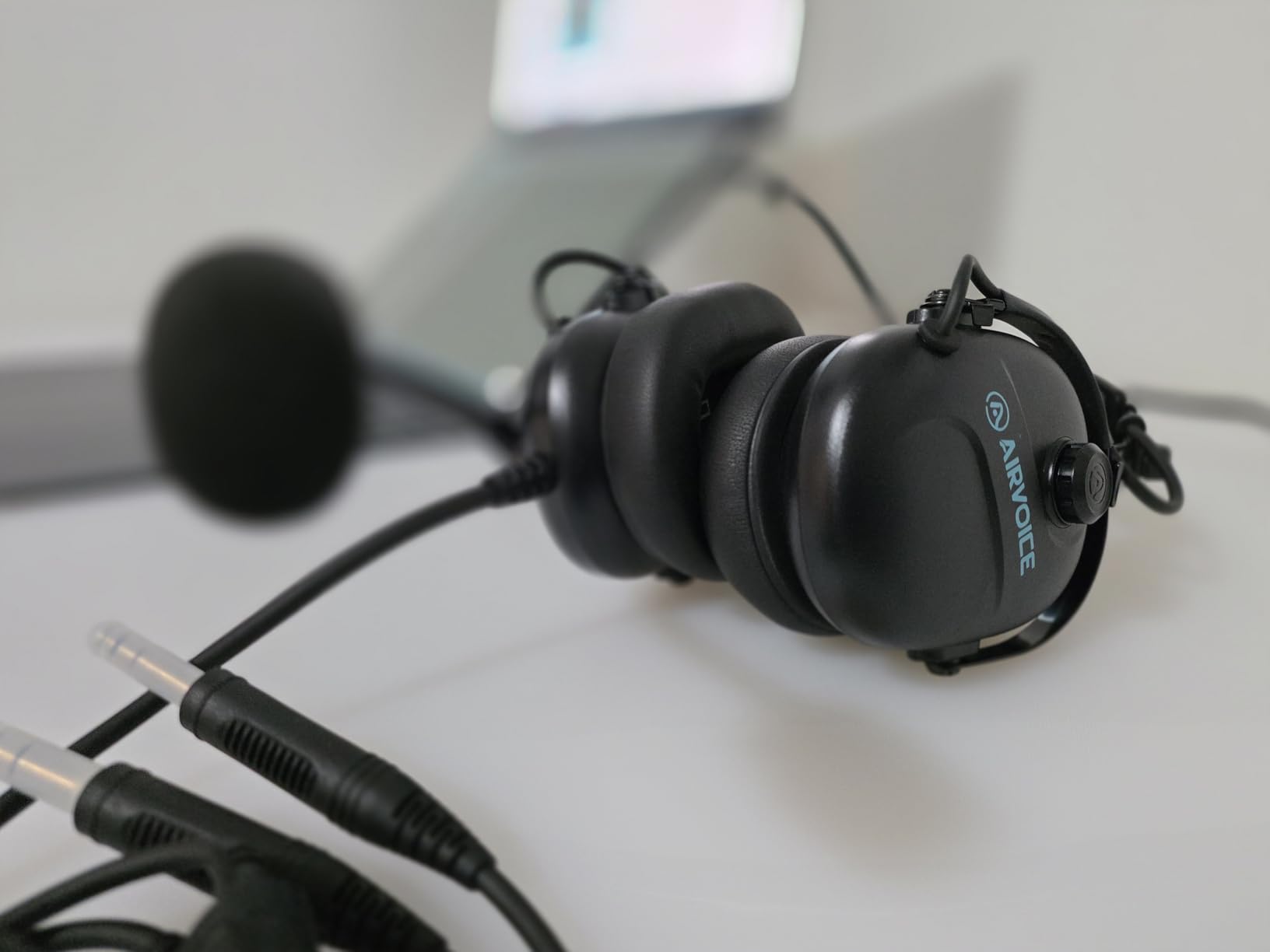 AIRVOICE Aviation Headset for Pilot with Stereo Compatibility, Lightweight customer photo 1