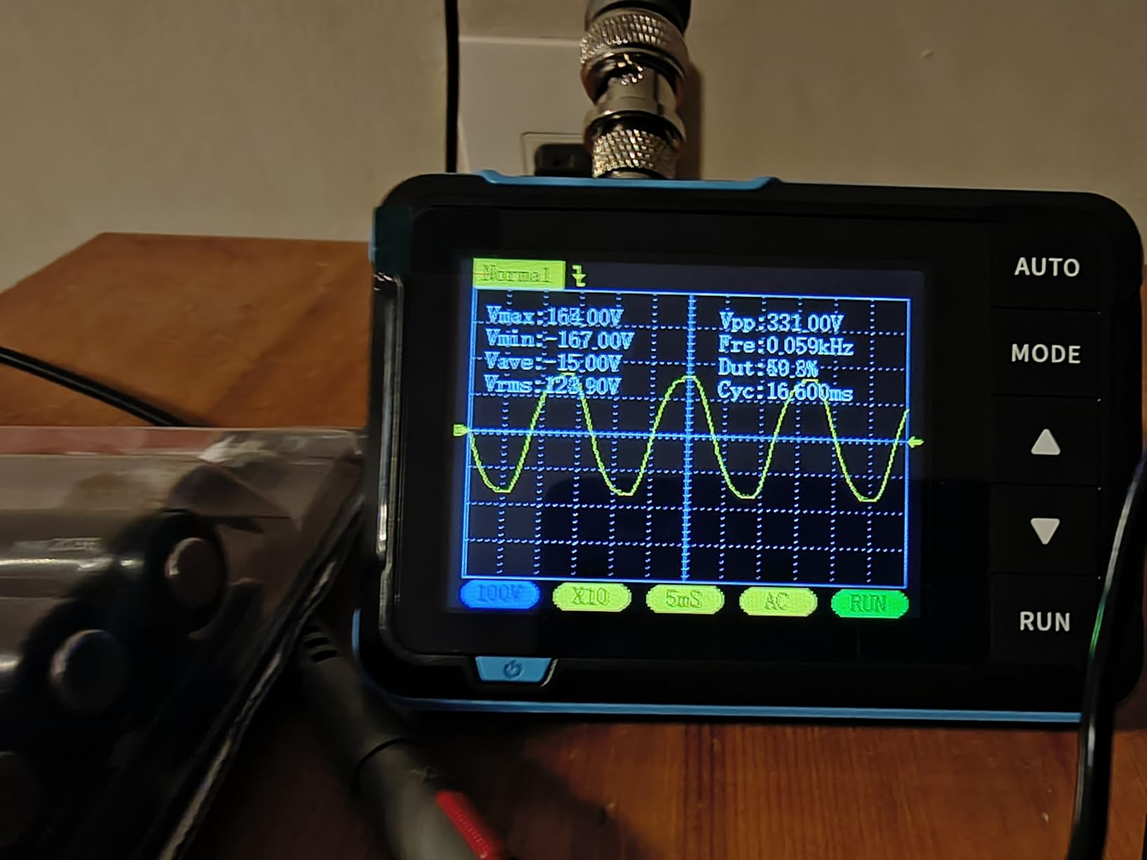 FNIRSI DSO152 Handheld Oscilloscope 200kHz Bandwidth, 2.5MS/s Sampling Rate customer photo 1