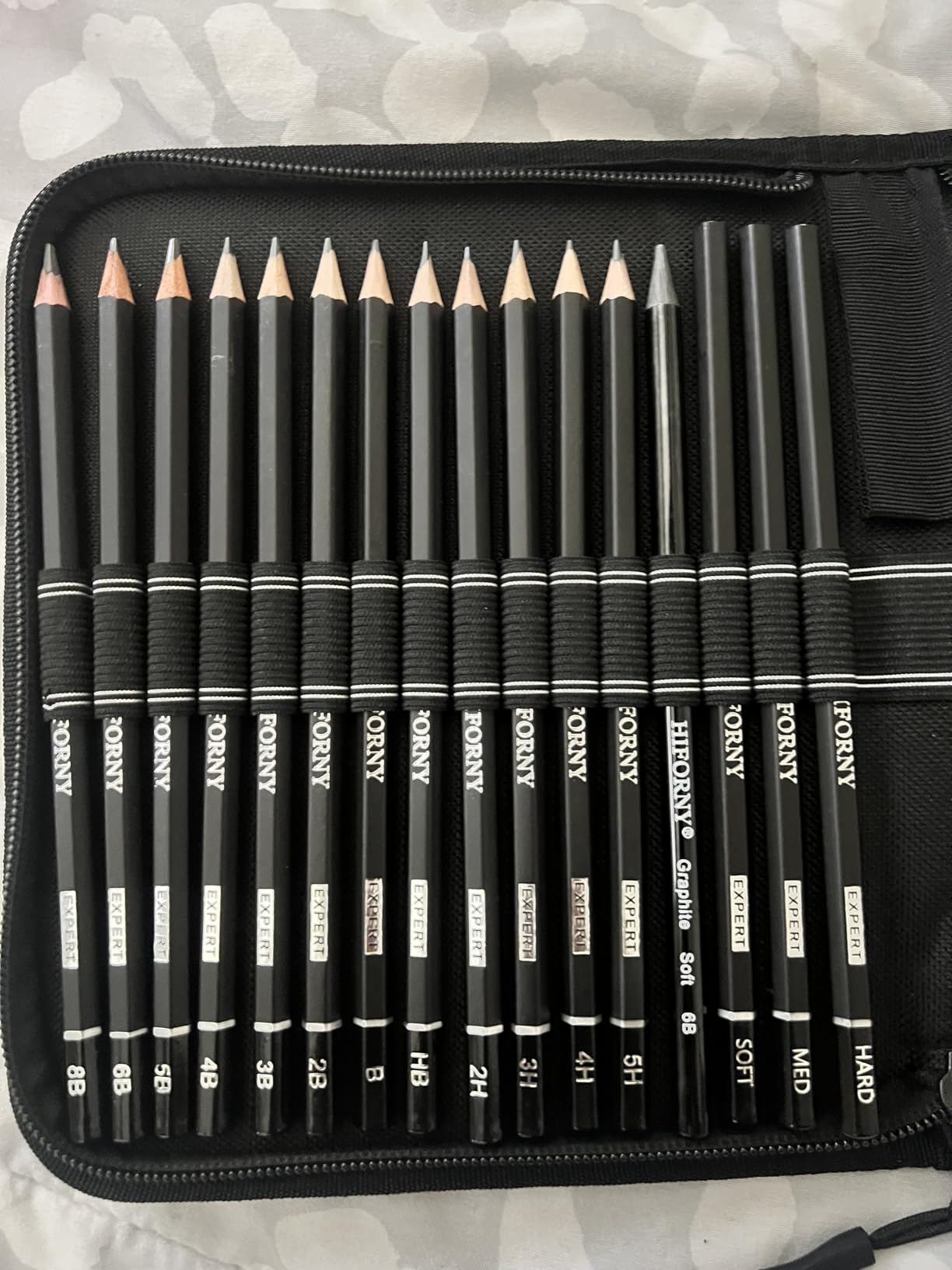 HIFORNY 42 PCS Drawing Set, Sketching Kit with Graphite & Charcoal Pencils customer photo 2