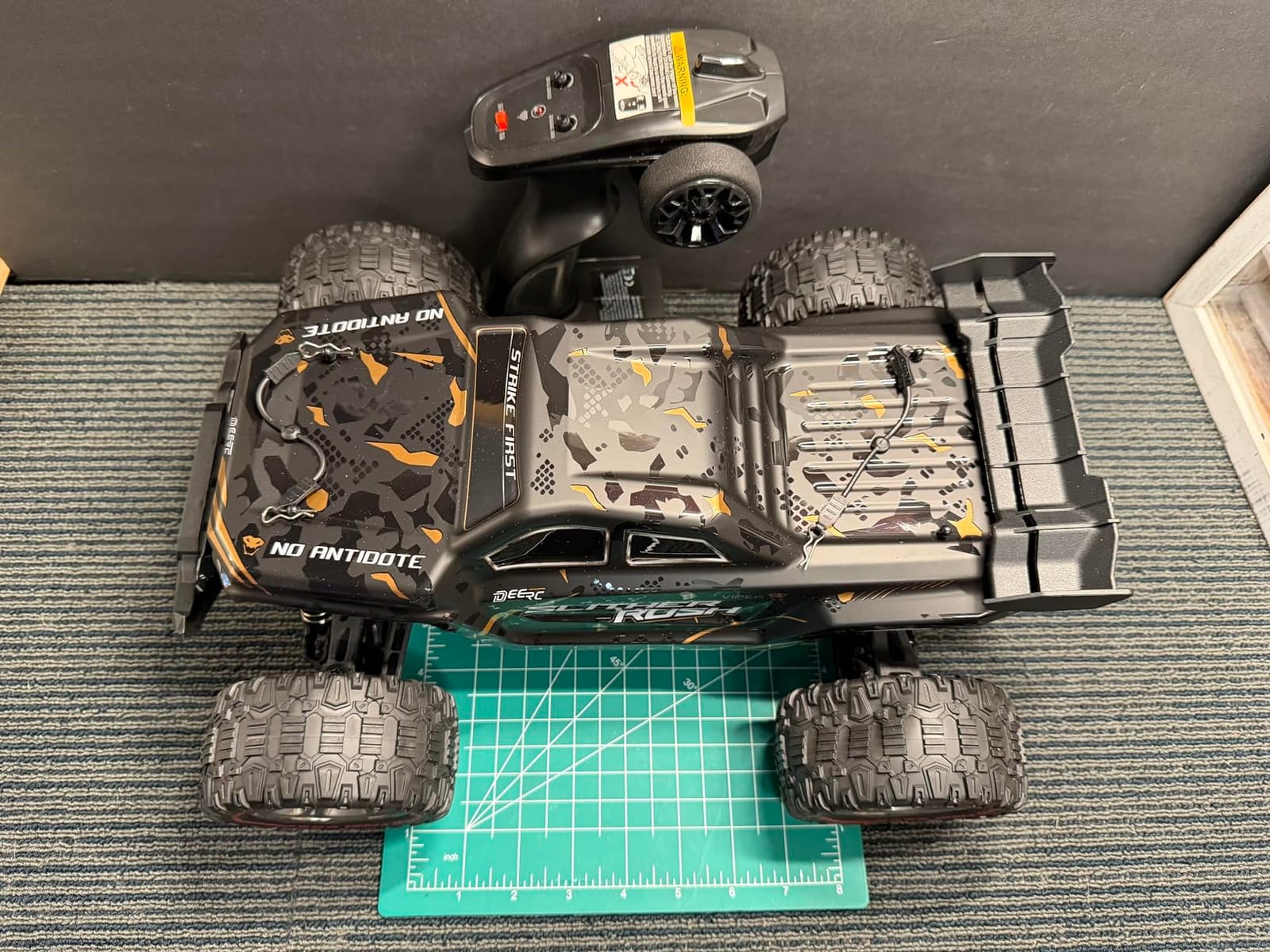 DEERC 1:10 Fast Brushless RC Car for Adults, 60+ KMH, 2 x 3S Batteries customer photo 2