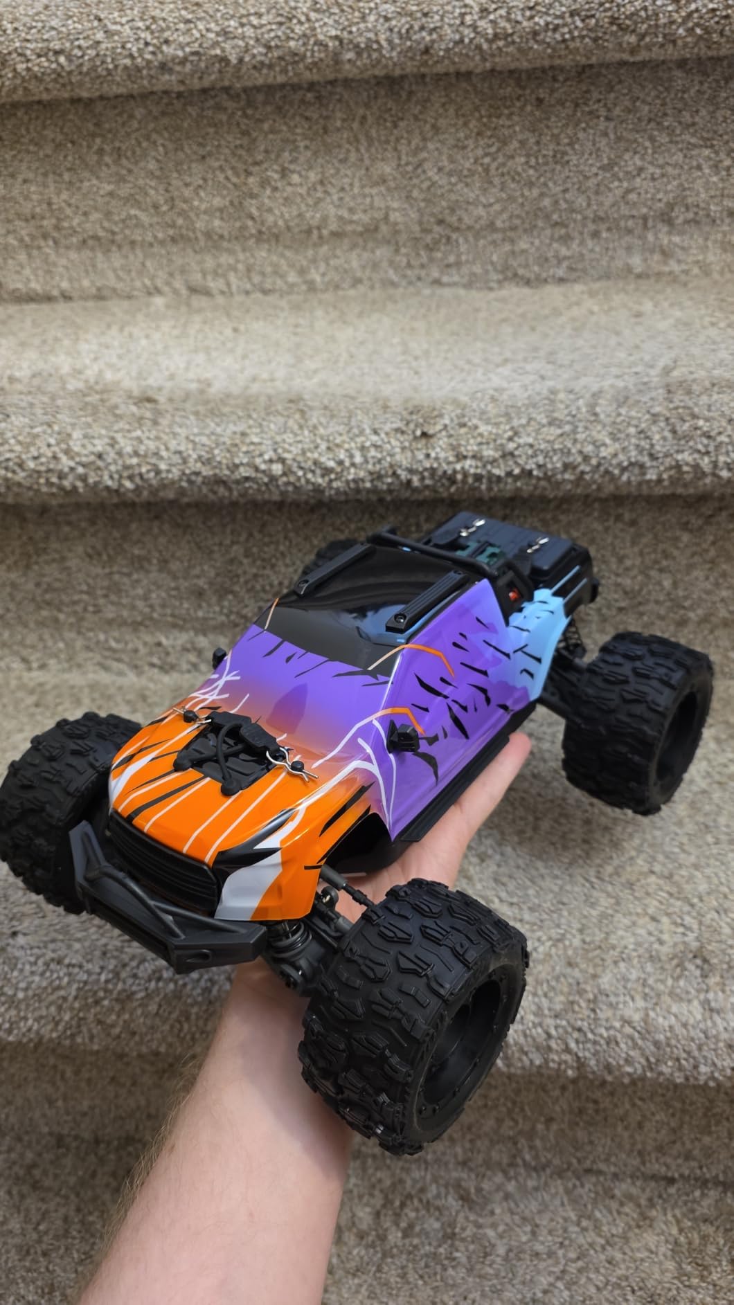 MT09 1/9 4WD Brushless RC Monster Truck,Remote Control Car for Fast Adult customer photo 2