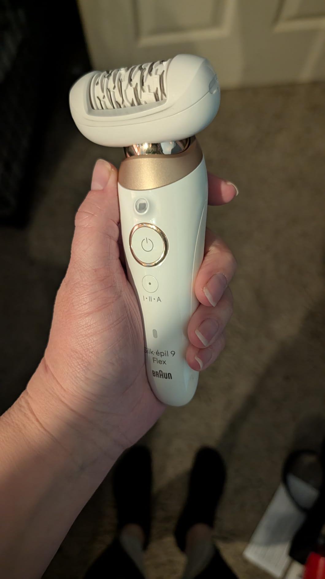 Braun Silk-épil 9 Flex Epilator, 360 Flex and Pivoting Head, Wet and Dry, Includes Shaver Head, Trimmer Comb, SES9-041 3D, Tinted Gold customer photo 1