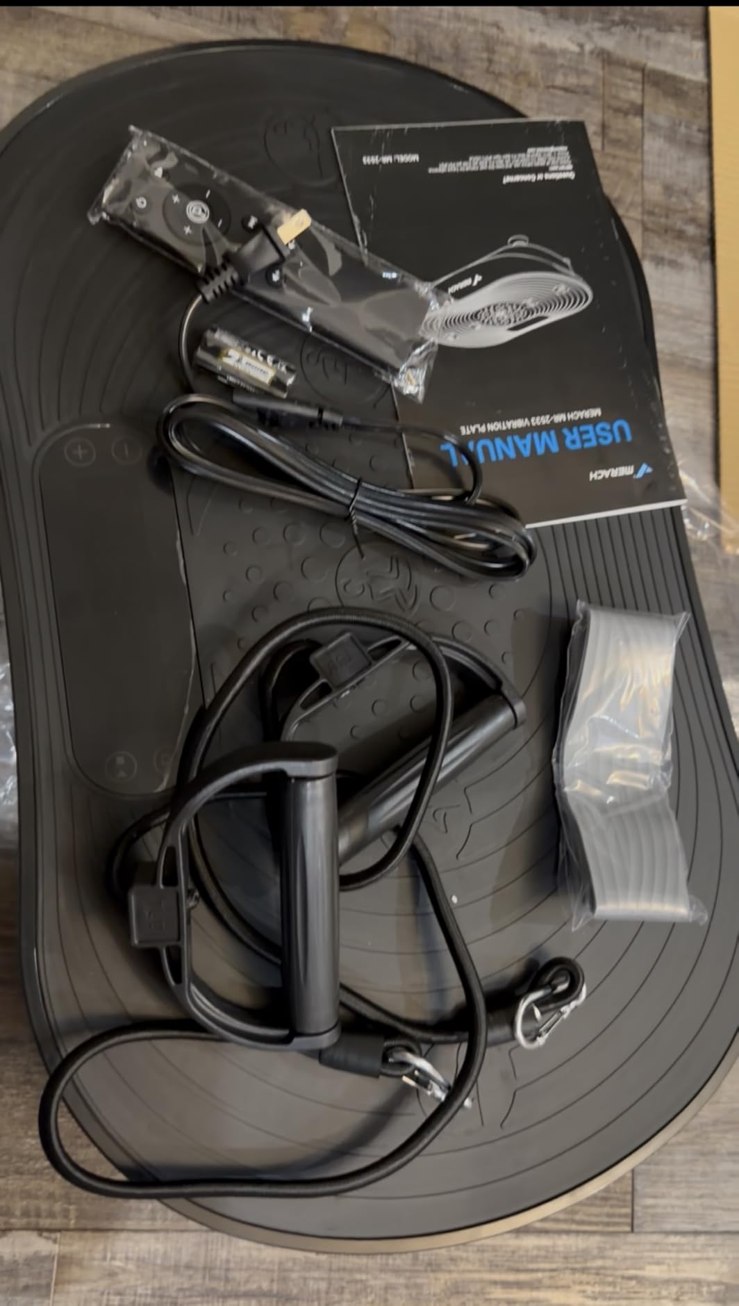Merach V33 Pro Vibration Plate Exercise Machine with Touchscreen, 99 Speeds customer photo 2