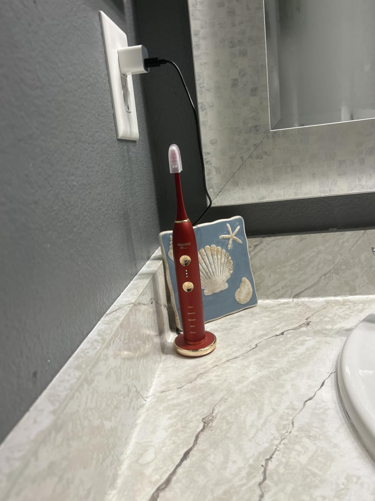 Wagner Stern WHITEN+ Electric Toothbrush, 48,000 VPM, Pressure Sensor, 5 Modes, 8 Brush Heads, Travel Case customer photo 1