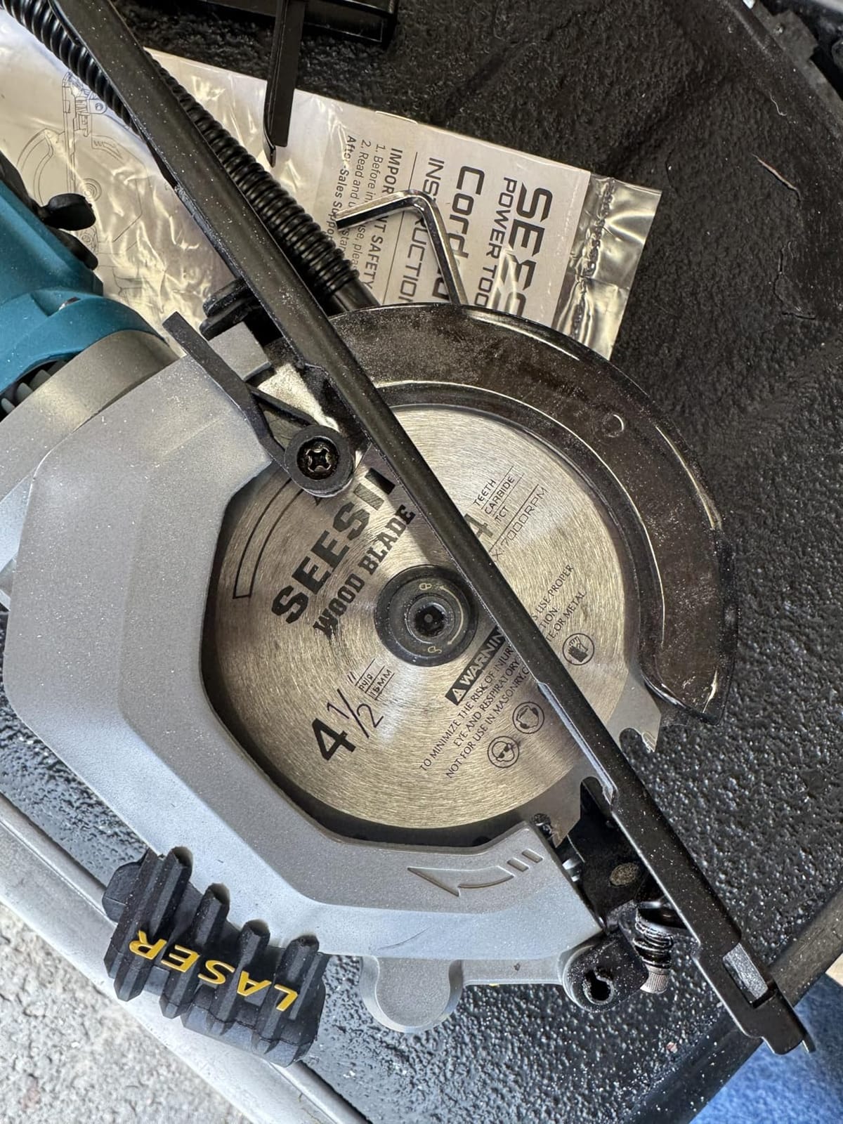 SEESII Mini Circular Saw, 4.8A 4000RPM Corded Compact 4-1/2
