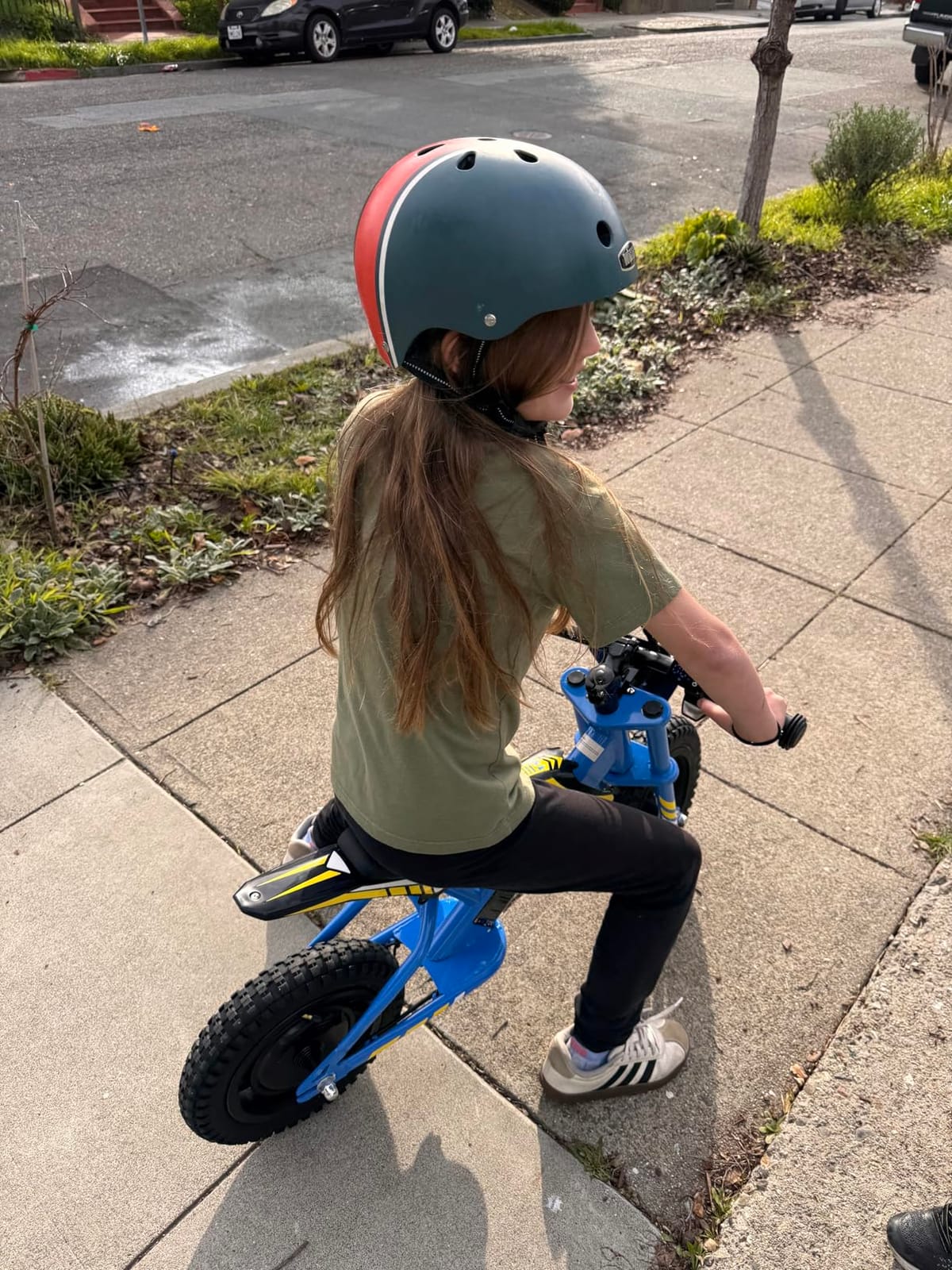 Gyroor S1 Electric Balance Bike for Kids Ages 3-6, 200W Motor, 3 Speeds | 10 MPH Max Speed, 12-inch Pneumatic Tires, 7-color LED Taillight, Drum Brake customer photo 1