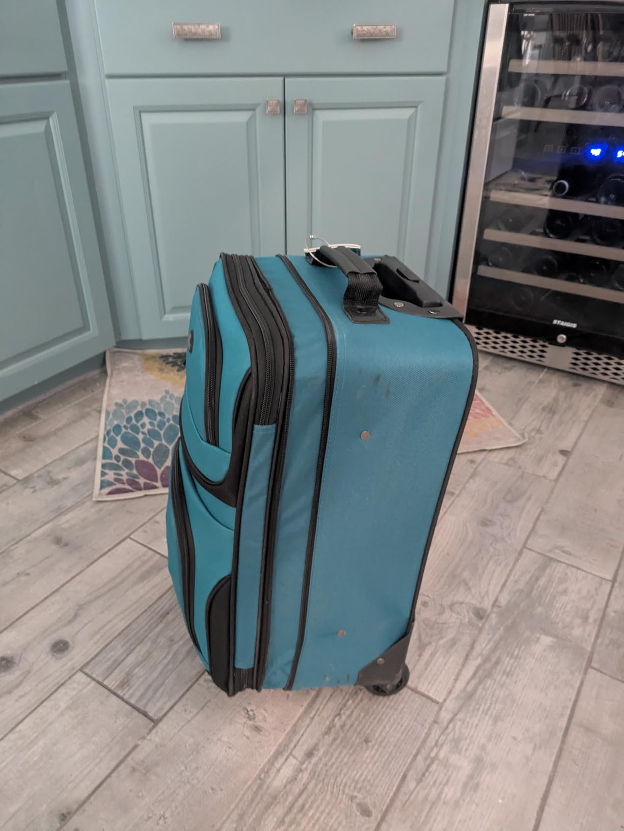 U.S. Traveler Rio Lightweight Softside Rolling Carry-on Suitcase, 4-Wheel Single, Light Green customer photo 1