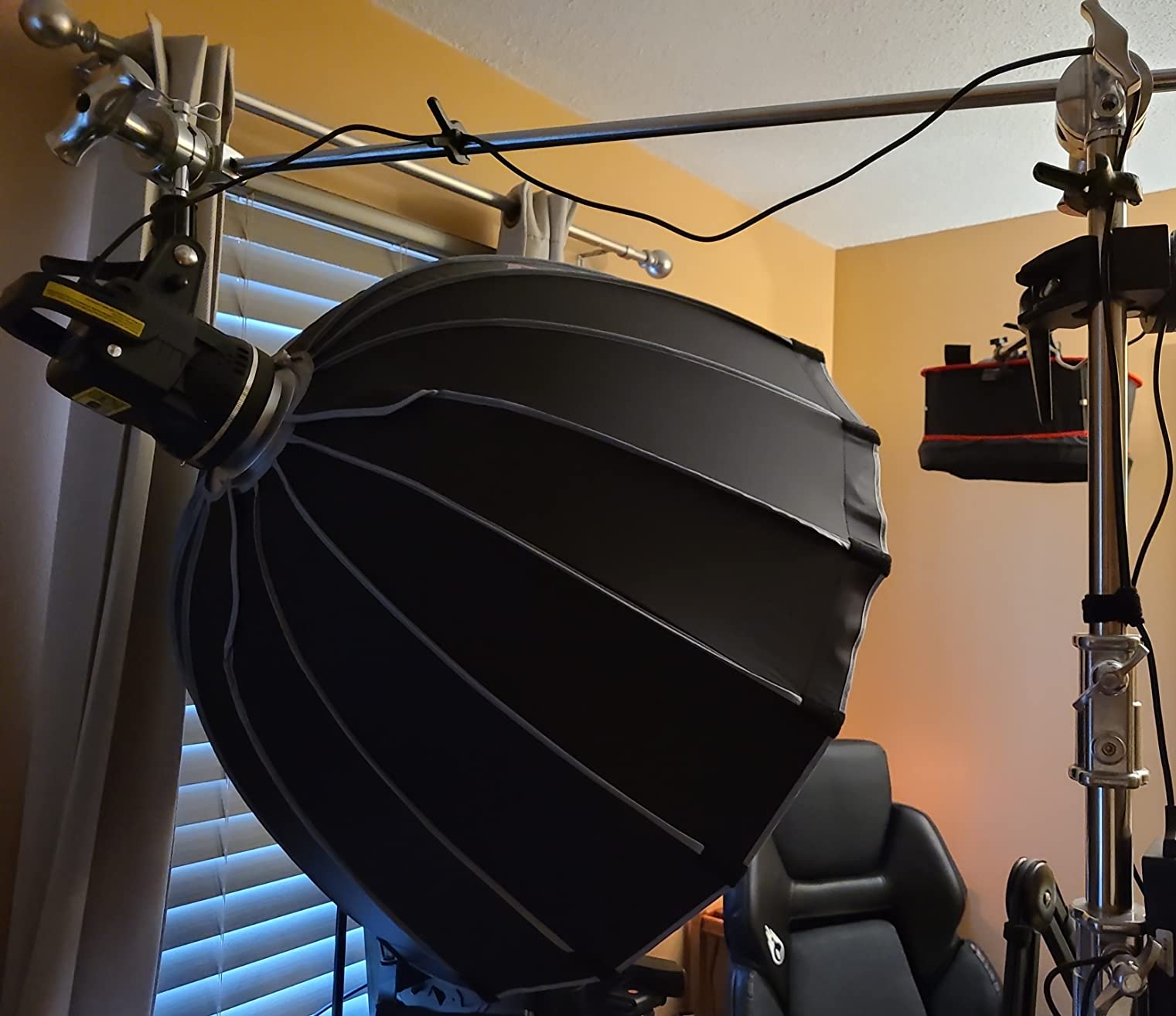Aputure Light Dome Amaran Softbox 90cm (3ft) Large Circular Bowens Mount customer photo 2