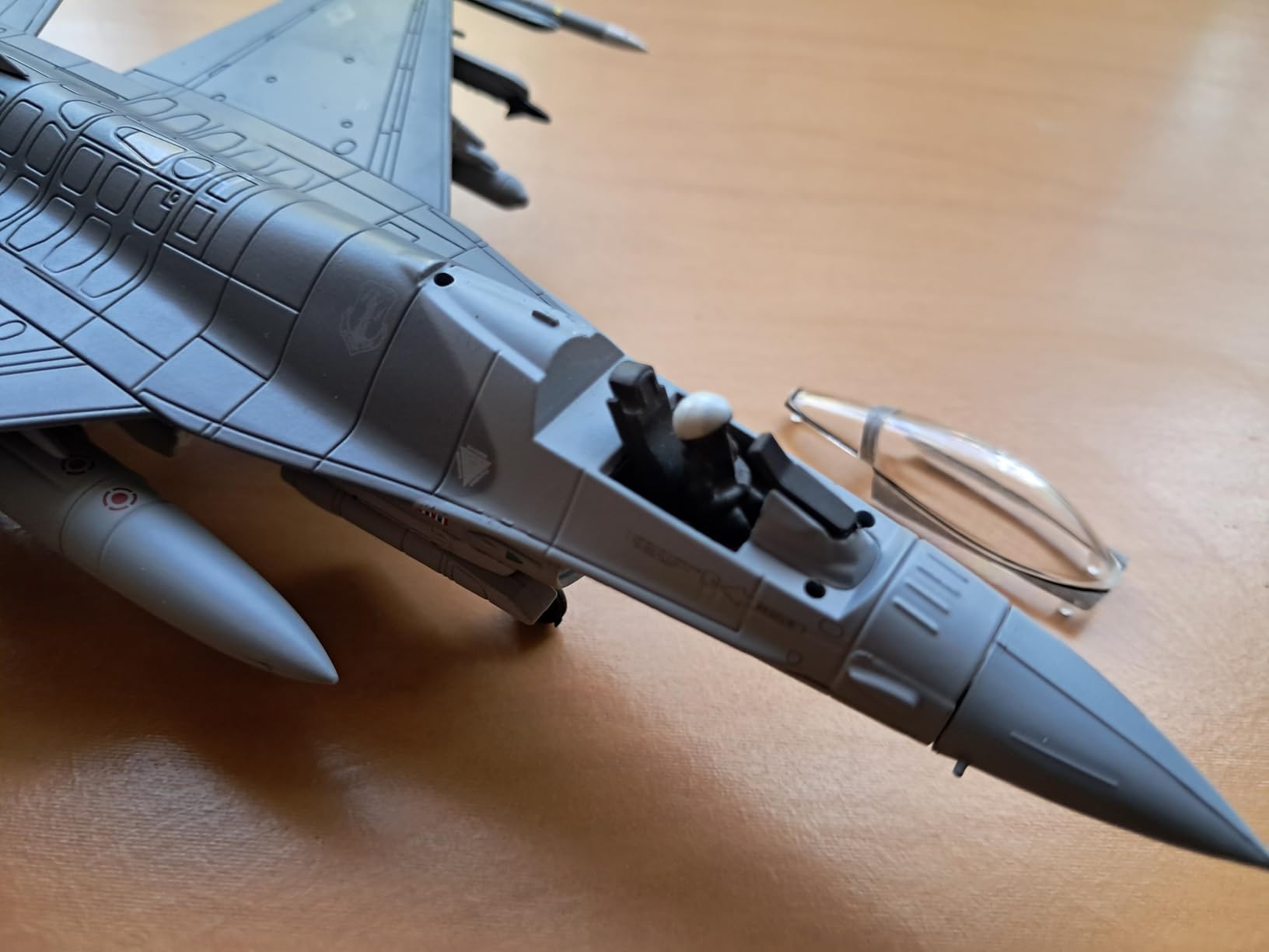 1:72 Scale F-16D Metal Fighter Jet Model Military Die-cast Aircraft Models for Collection or Gift customer photo 1