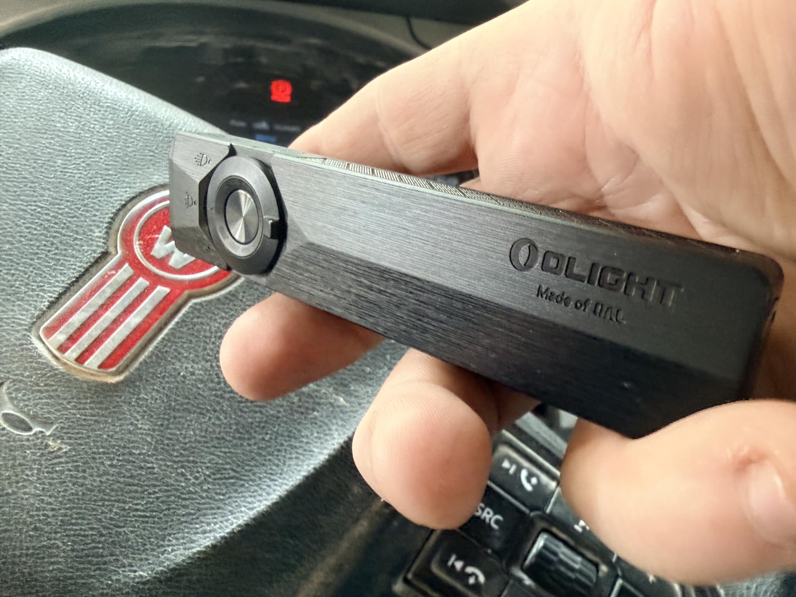 OLIGHT ArkPro Ultra Rechargeable Flat EDC Flashlight,1700Lumens,Onyx Black customer photo 2