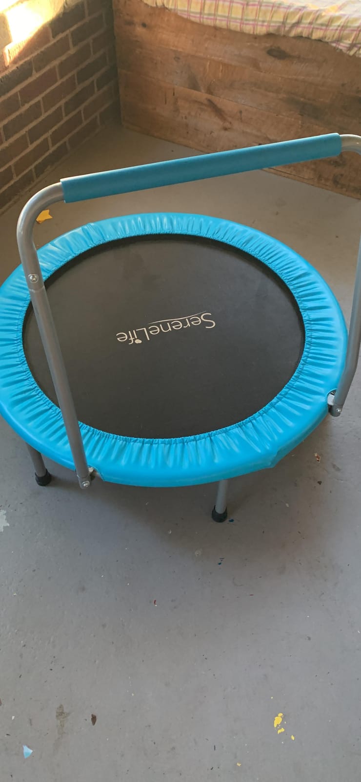 SereneLife 36″ Foldable Mini Trampoline for Kids - Compact Fitness Rebounder with Foam Handle - Safe, Stable Exercise Trampoline with 330lbs Max Load for Indoor/Outdoor Active Play & Exercise customer photo 2