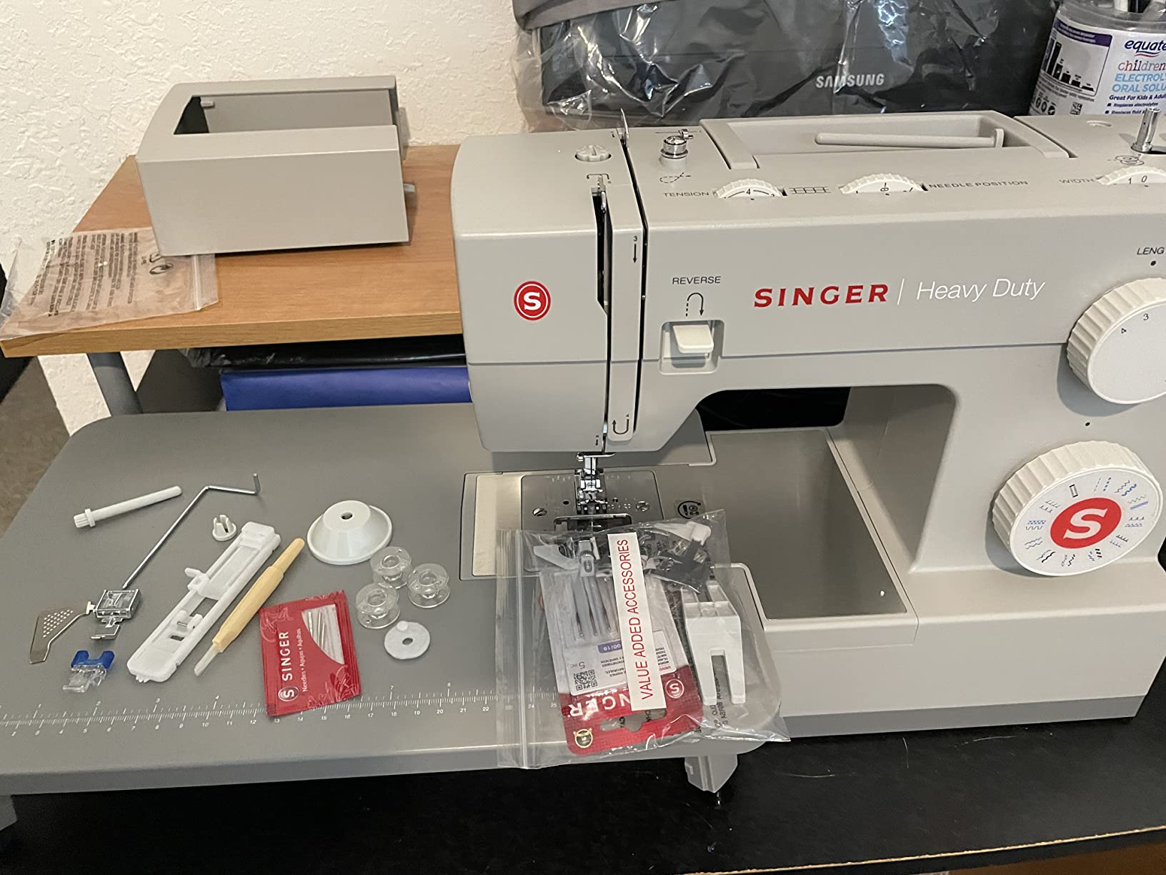 SINGER® Next Evolution Heavy Duty 4552™ Sewing Machine, Bonus Presser Feet customer photo 1
