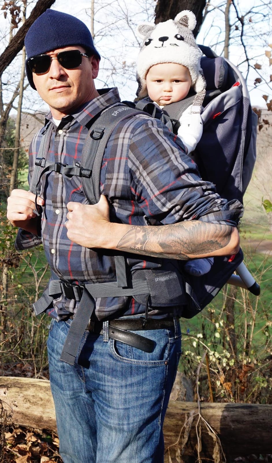 phil&teds Escape Child Carrier Frame Backpack, Charcoal – Height Adjustable Body-Tech Harness - Articulating Dual Core Waist Belt – Includes Hood, Daypack, Change Mat – 30L Storage – 2 Year Guarantee customer photo 2