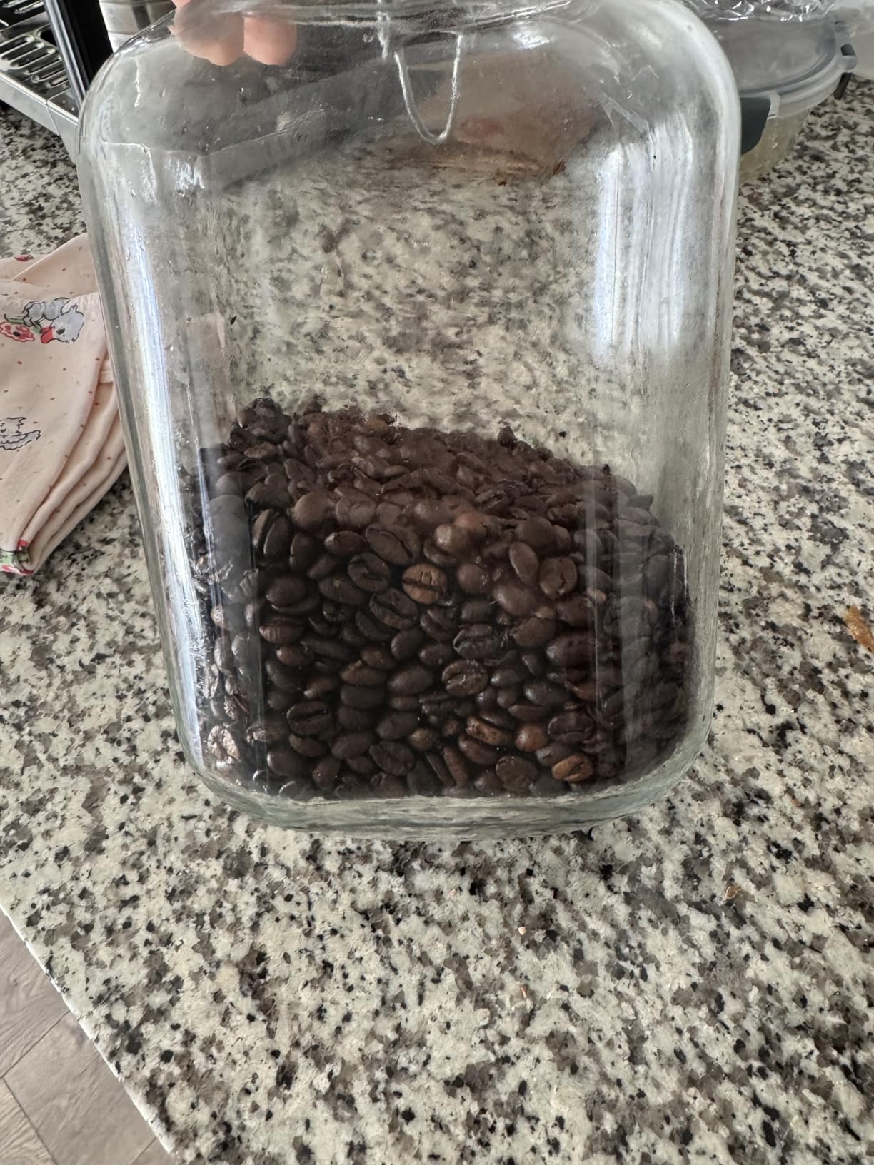 Lavazza Super Crema Whole Bean Coffee, Medium Espresso Roast, Arabica and Robusta Blend, 2.2 lb Bag, Package May Vary (Pack of 1) customer photo 1