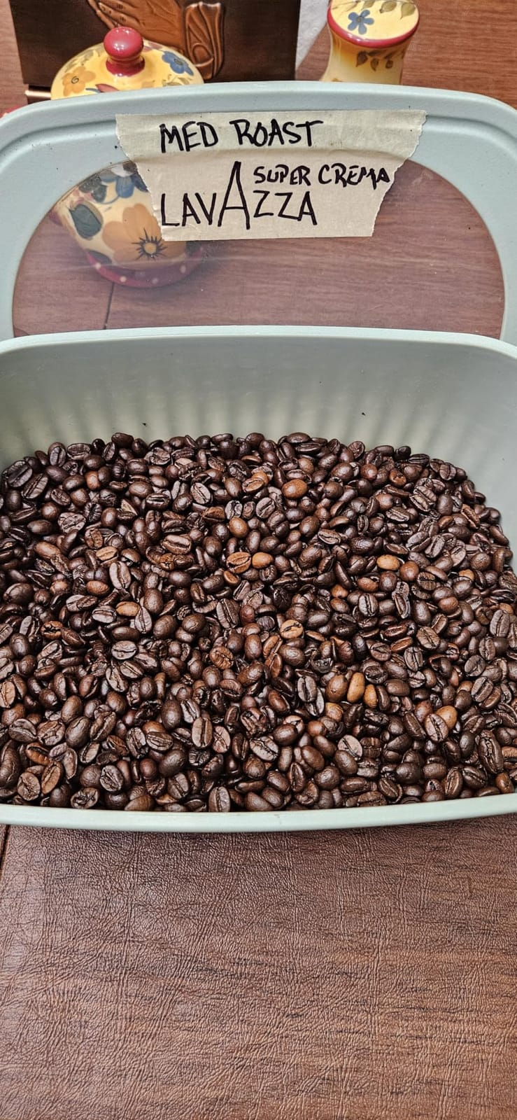 Lavazza Super Crema Whole Bean Coffee, Medium Espresso Roast, Arabica and Robusta Blend, 2.2 lb Bag, Package May Vary (Pack of 1) customer photo 2