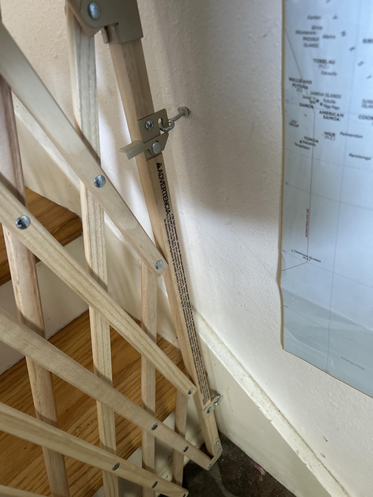 Evenflo Expansion Walk-Thru Room Divider Baby Gate (Natural Wood) customer photo 1