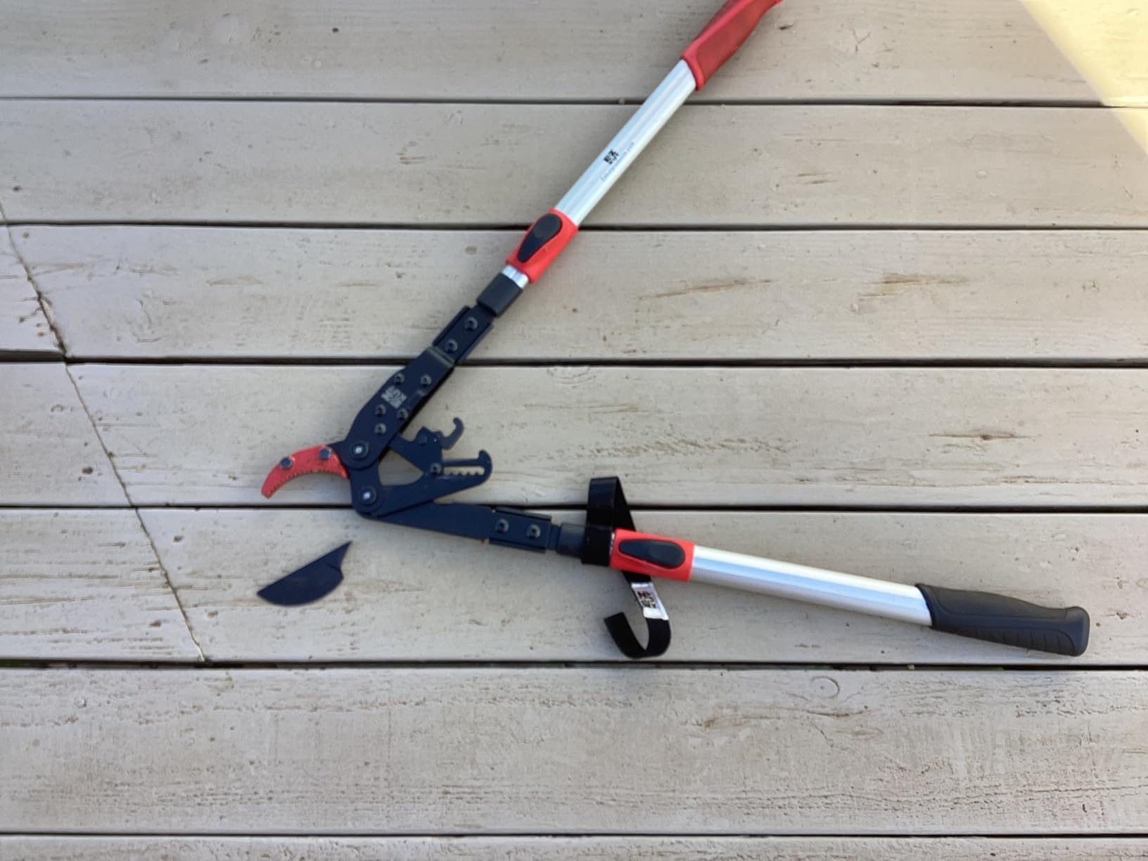 EZ Kut G2 Tree Trimmer Ratcheting Branch Cutter. Heavy Duty Branch Cutter. 42 inch Extendable Anvil Hand Loppers. Tree Pruner Trusted Since 1988. Chops Thick Branches with Ease. customer photo 1