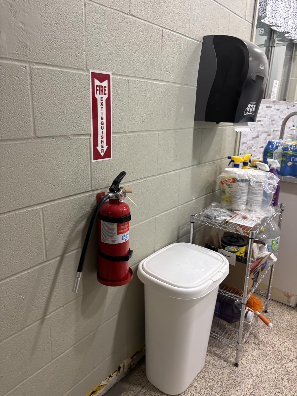 First Alert Fire Extinguisher, Heavy Duty for Home & Commercial Use customer photo 2