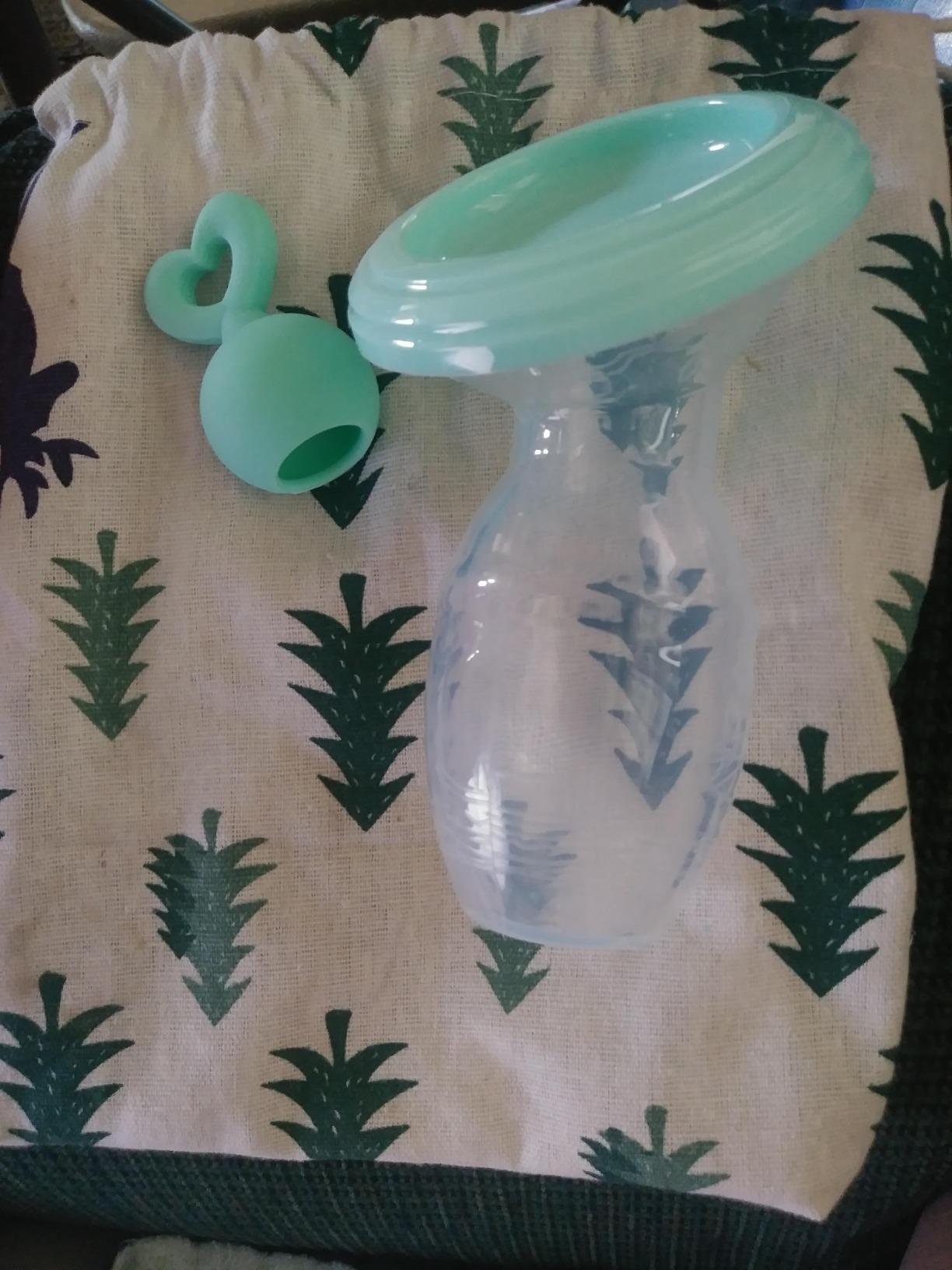 Bumblebee Manual Breast Pump with Breastfeeding Milk Saver Stopper& Lid in Gift Box Food Grade Silicone BPA PVC and Phthalate Free 3.04oz/90ml customer photo 1
