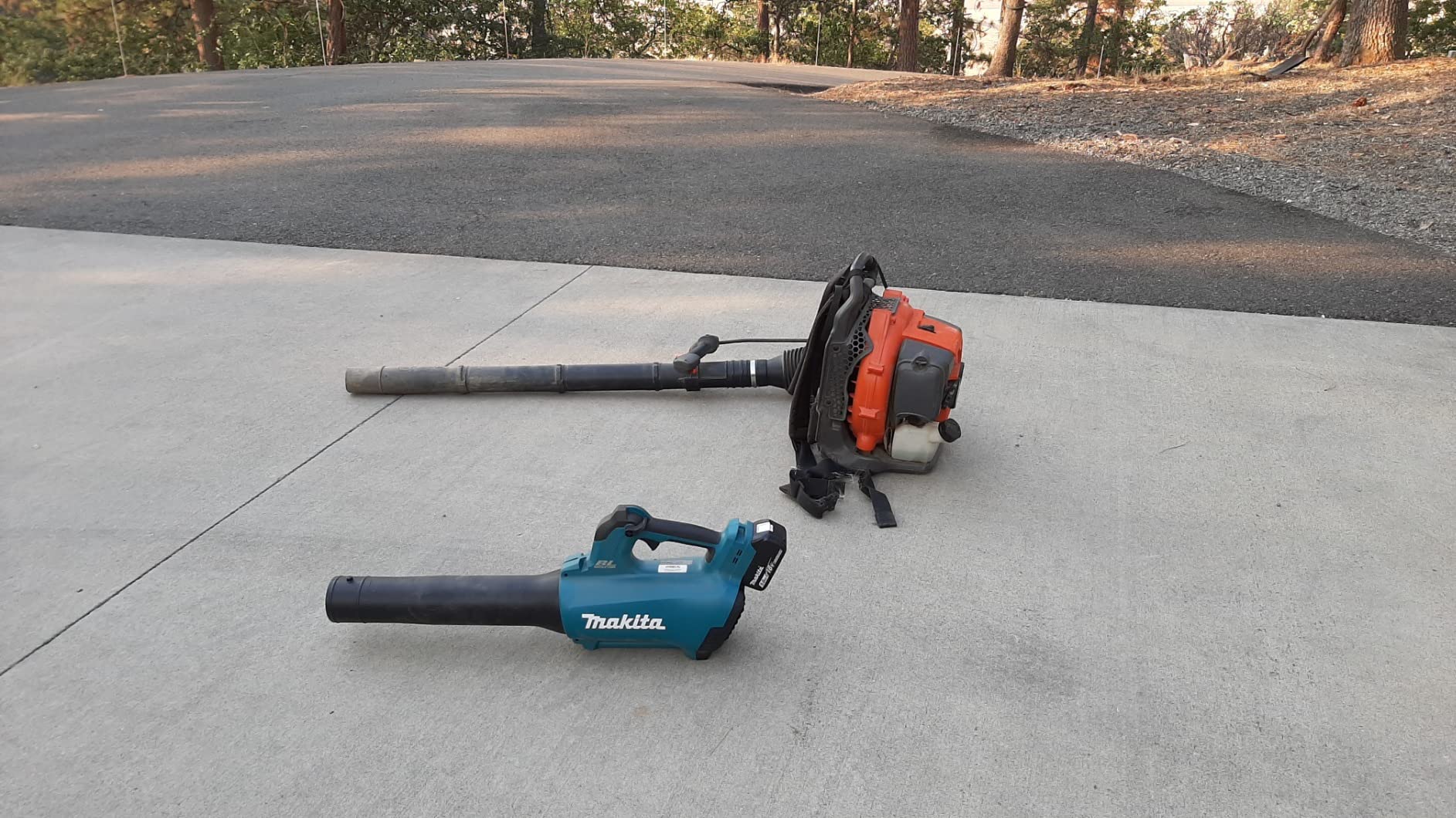 Makita XBU03Z 18V LXT® Lithium-Ion Brushless Cordless Blower, Tool Only customer photo 2