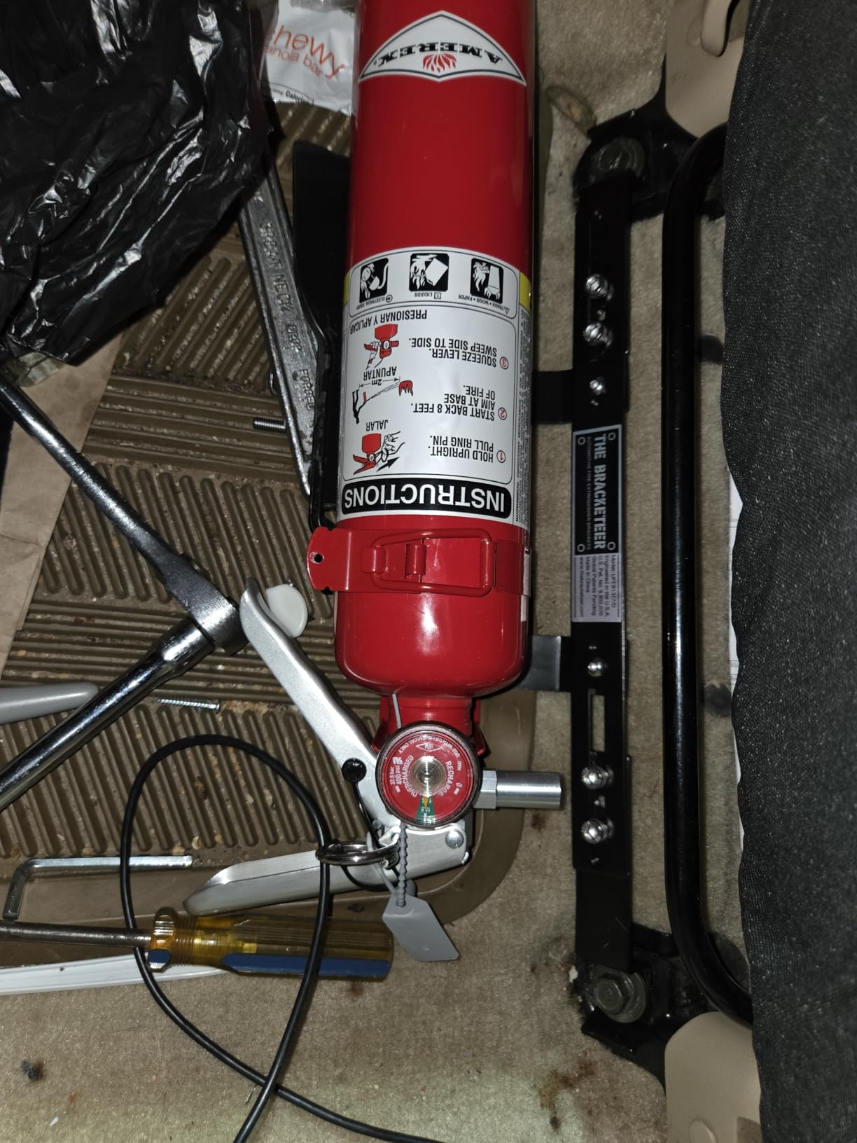 Amerex B417T, 2.5 Pound ABC Dry Chemical Class A B C Multi-Purpose 2.5 Pound Fire Extinguisher with Wall Bracket customer photo 2