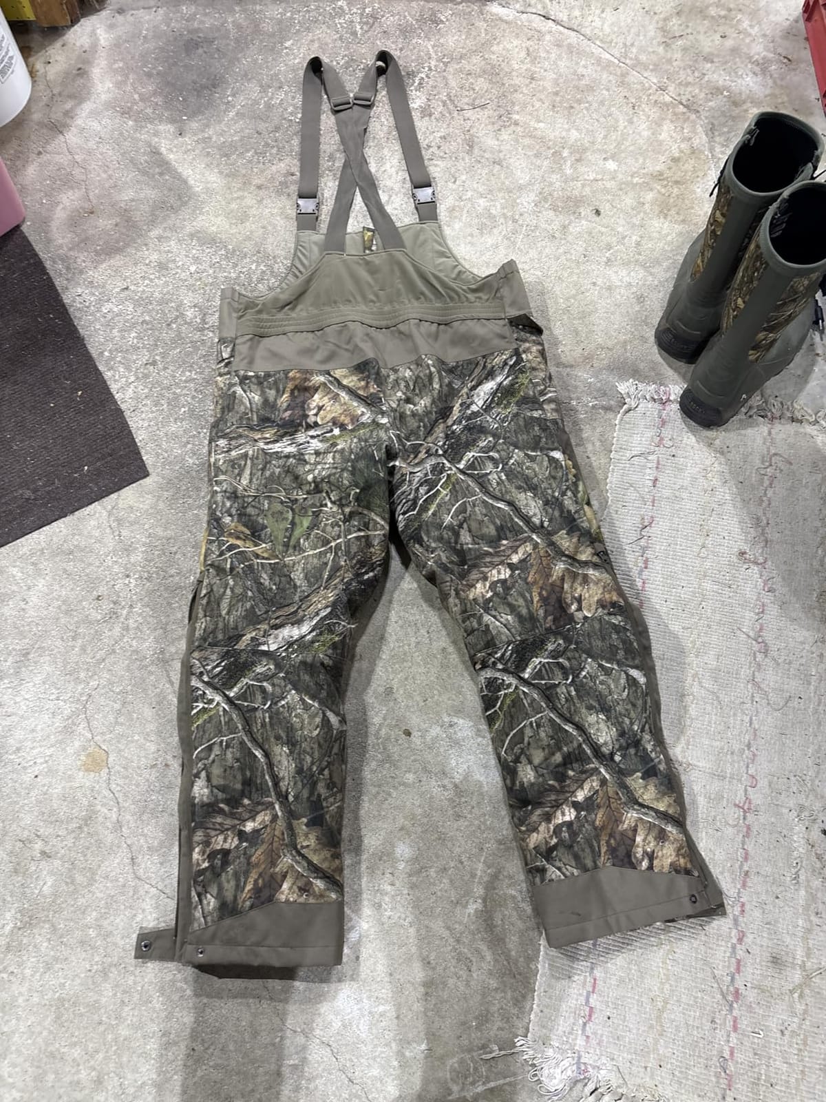 HOT SHOT Men’s Elite Camo Hunting Bib, Waterproof Men’s Camouflage Overalls, Insulated All-Day Cold Weather Hunting Clothes customer photo 1