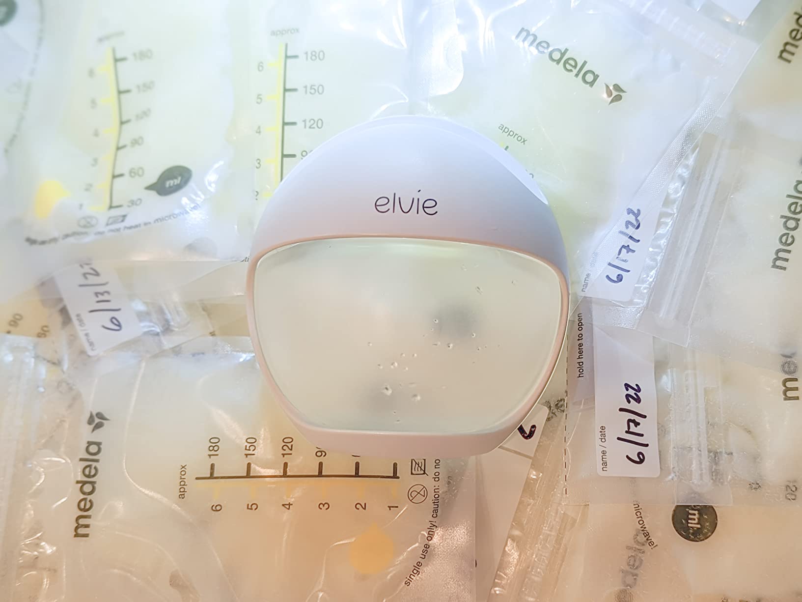 Elvie Curve - Manual Wearable Breast Pump - Hands-Free, Kick-Proof, Portable Silicone Pump that Can Be Worn in-Bra for Gentle, Natural Milk Expression - Breast Feeding Essentials customer photo 2