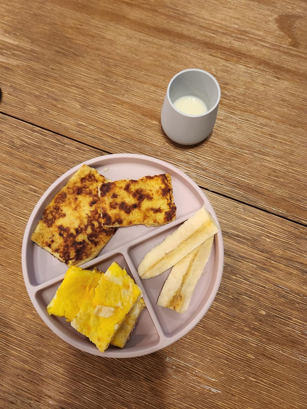 mushie Silicone Suction Plate | BPA-Free Non-Slip Design (Ivory) customer photo 2