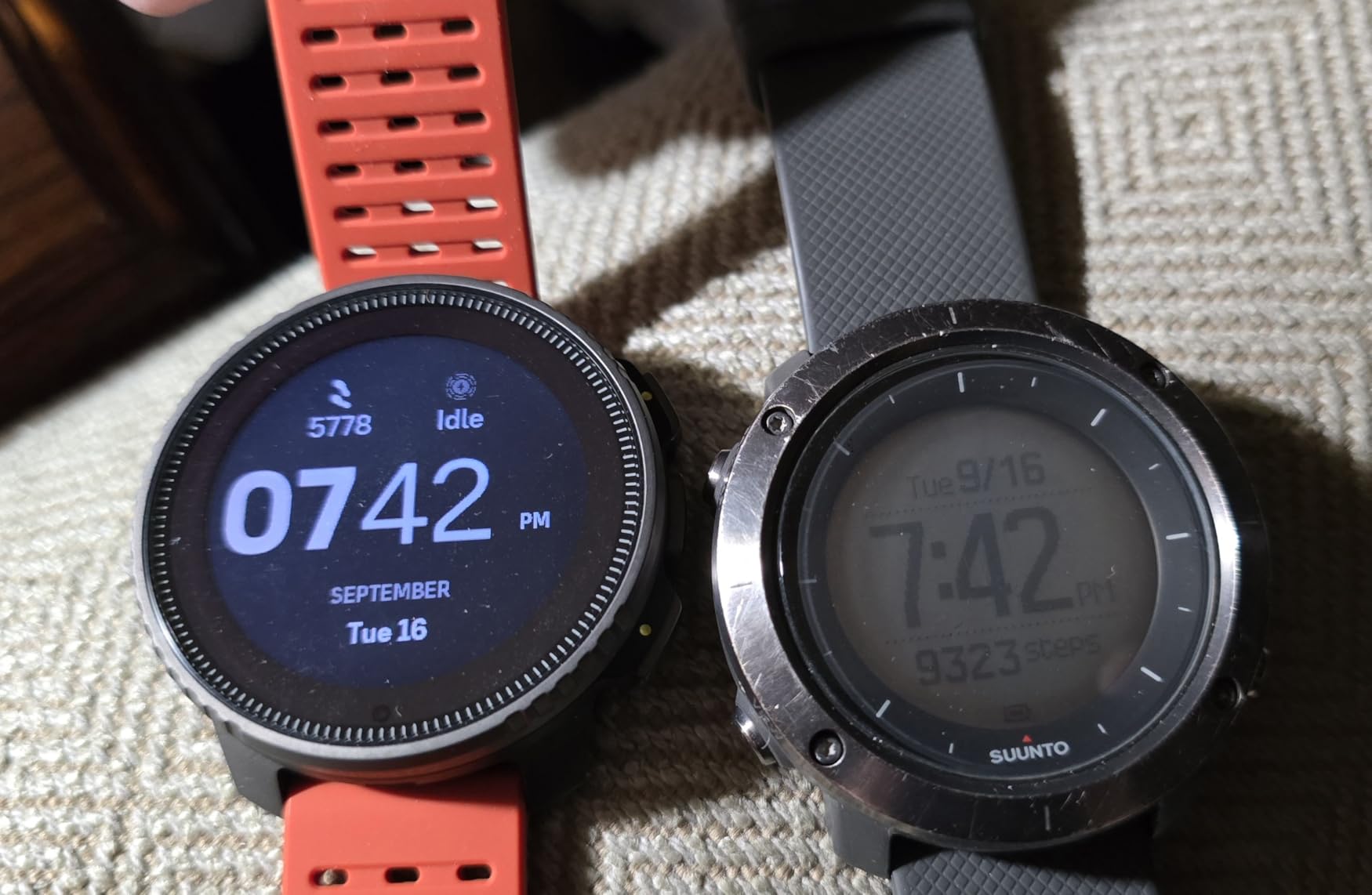 SUUNTO Vertical GPS Sports Watch, Solar Charging 95+ Sports, Black Ti customer photo 2