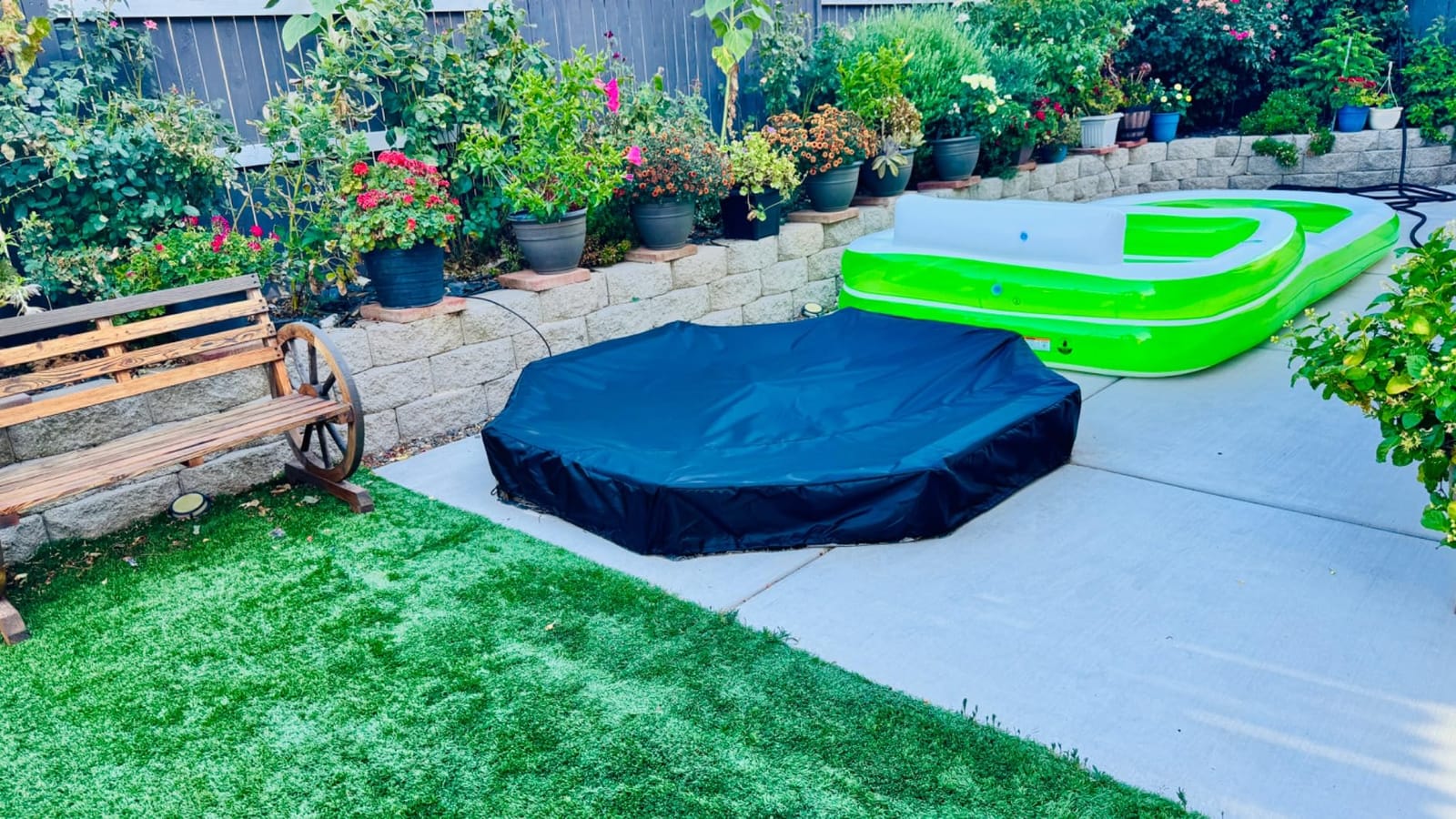 Octagon Sandbox Cover, Outdoor Garden Outdoor Octagon Sand Box Cover, 420D Oxford Cloth Waterproof, Windproof and Dustproof, Suitable for Children's Sandbox Protection (Black,84