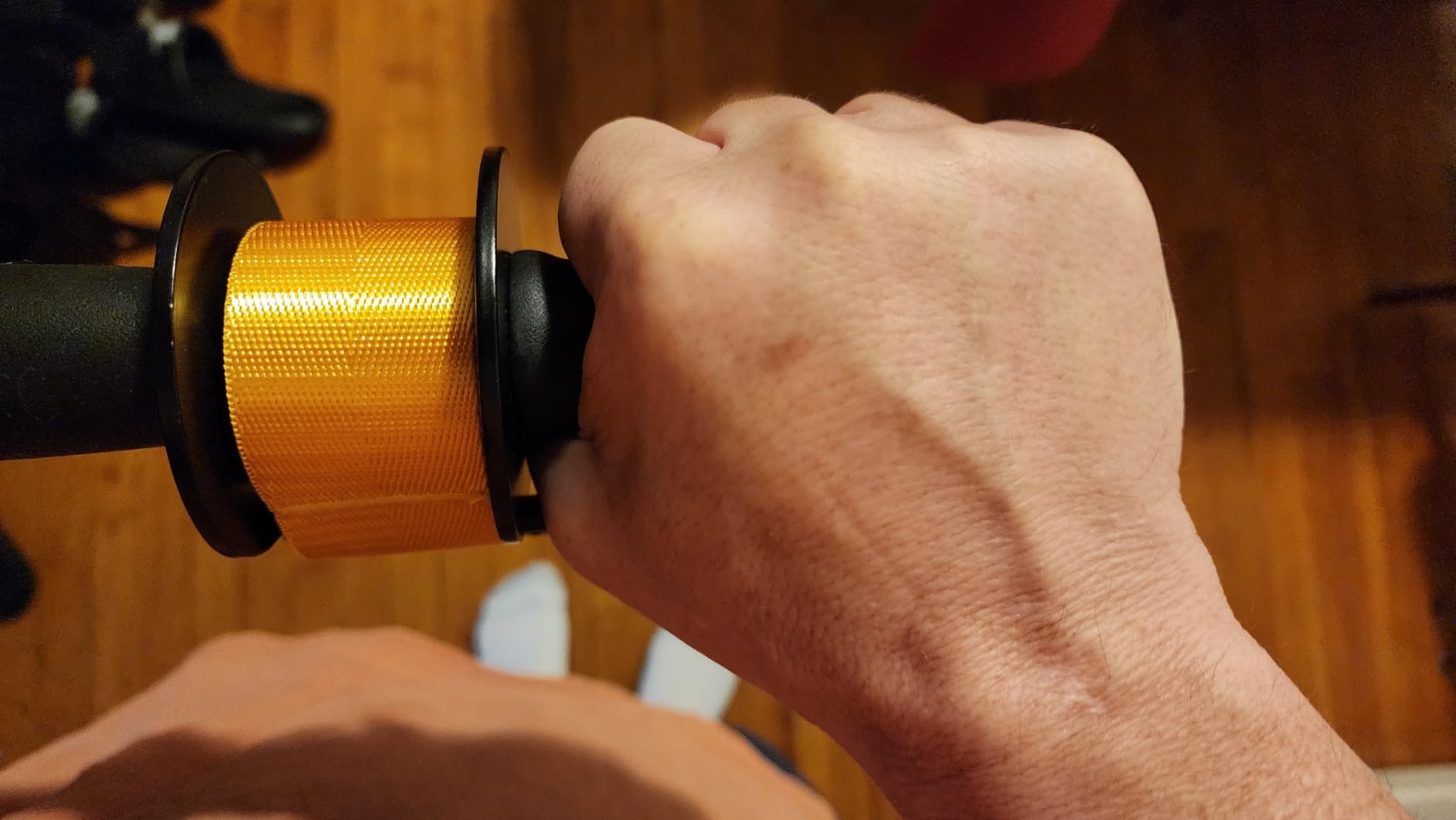 VAIIO Forearm Strengthener and Wrist Roller with Quick Locking Mechanism - Durable PVC Anti-Slip Grip Handles - Perfect for Men and Women - Ideal for Hand, Wrist, and Forearm Strength Training customer photo 1