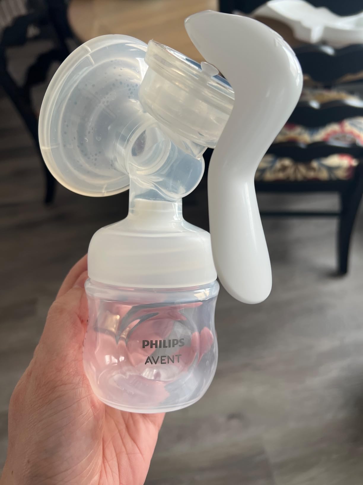 Philips Avent Manual Portable Breast Pump with Natural Motion Technology customer photo 1