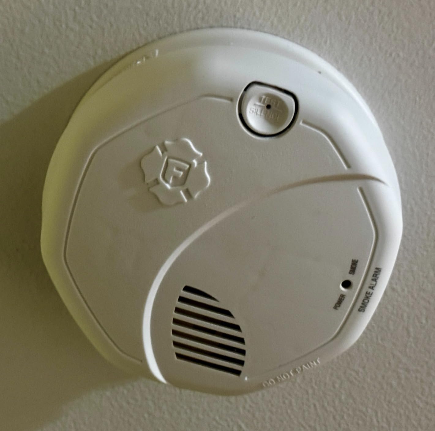 First Alert 10-Year Battery Smoke Alarm, Dual Sensor customer photo 2