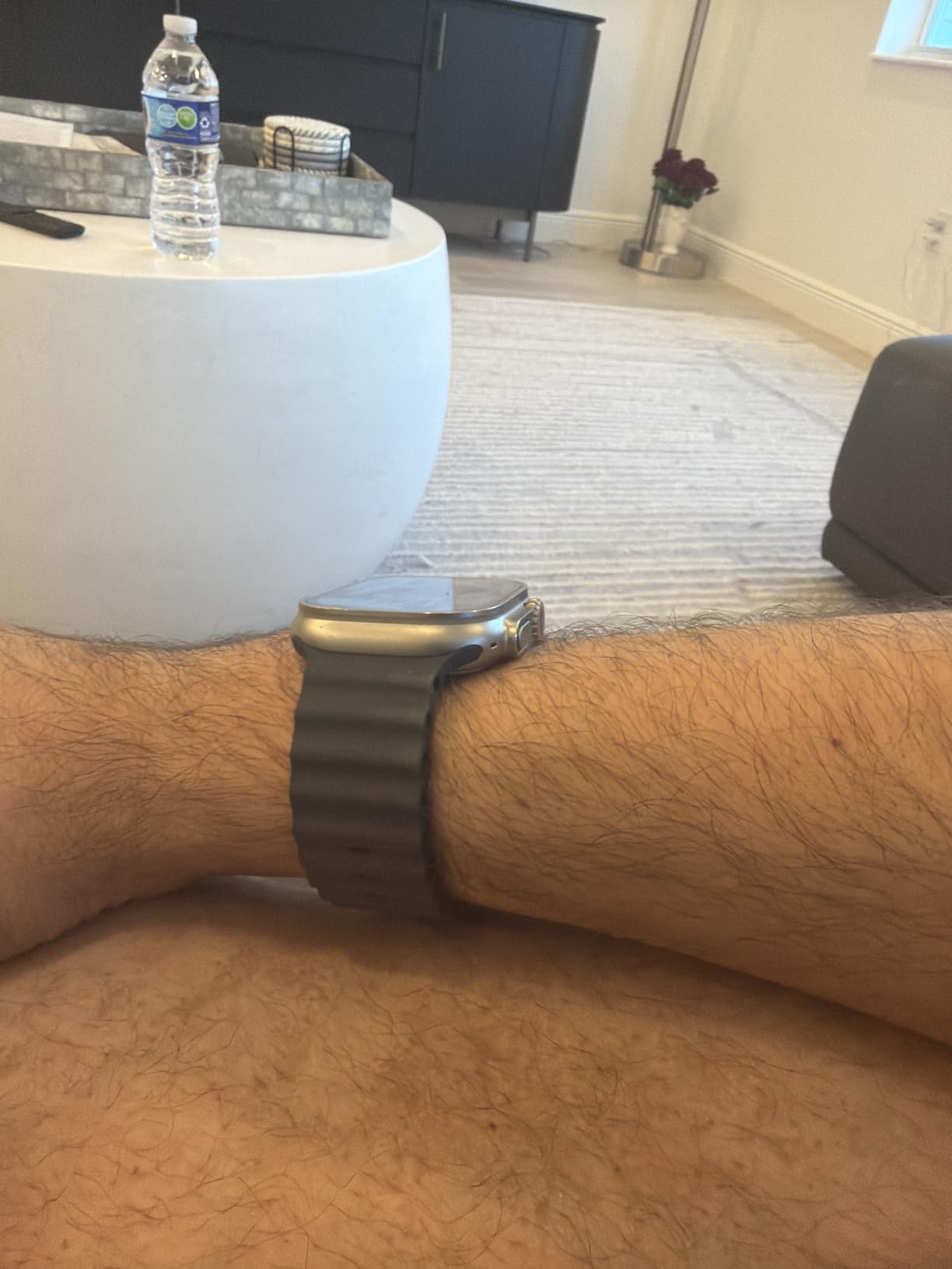 Apple Watch Ultra 2 [GPS + Cellular, 49mm] - Titanium Case with Blue Ocean Band, One Size (Renewed) customer photo 2