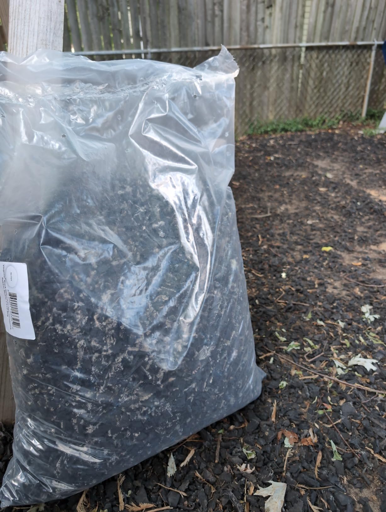 Viagrow No Dye Rubber Playground & Landscape Mulch 1.5 CF Bag (11.2 Gallons / 42.3 Liters) customer photo 1