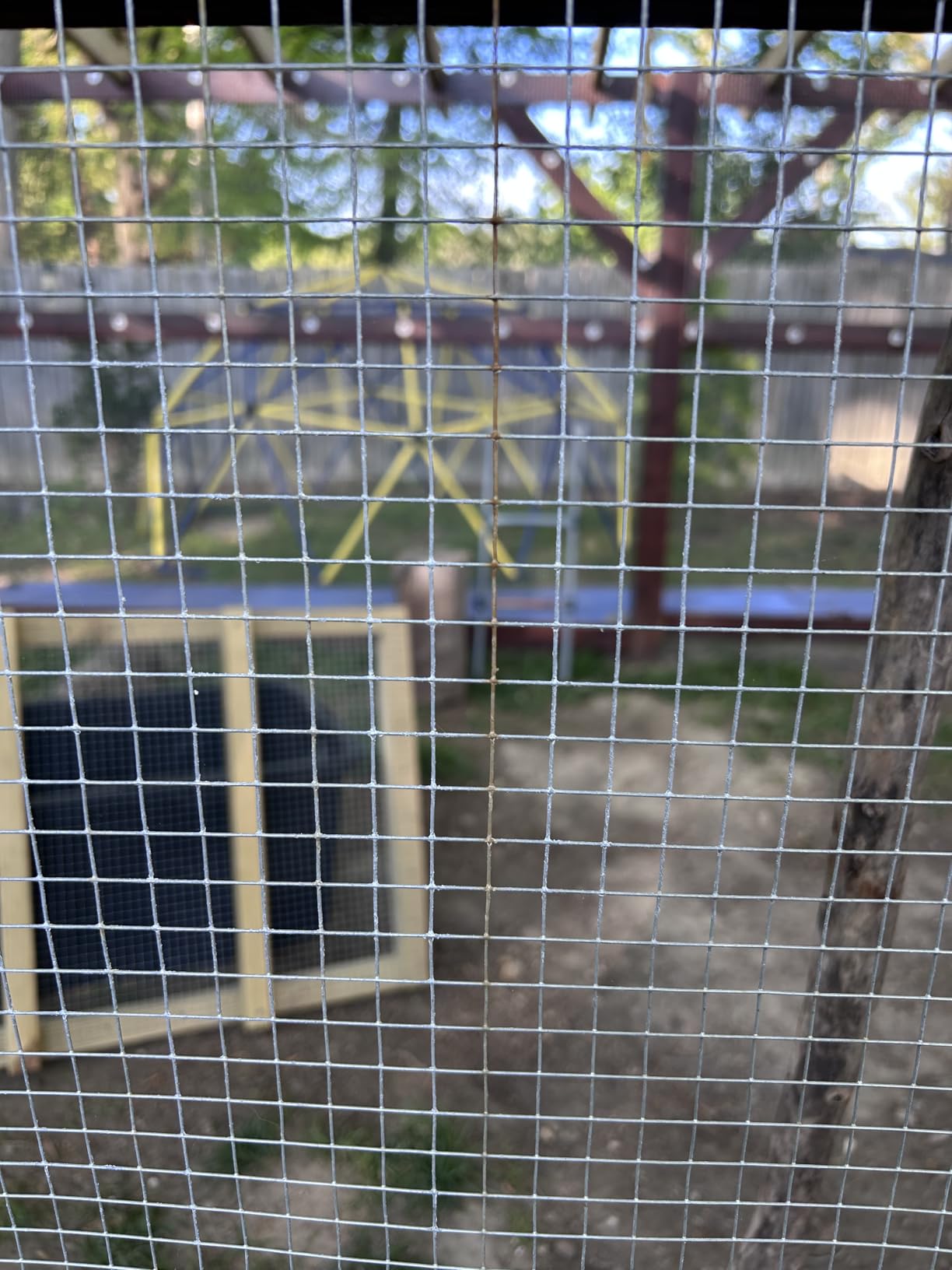 VEVOR Hardware Cloth, 1/4 inch 36in x 50 ft 23 Gauge, Hot Dipped Galvanized Wire Mesh Roll, Chicken Wire Fencing, Wire Mesh for Rabbit Cages, Garden, Small Rodents customer photo 2