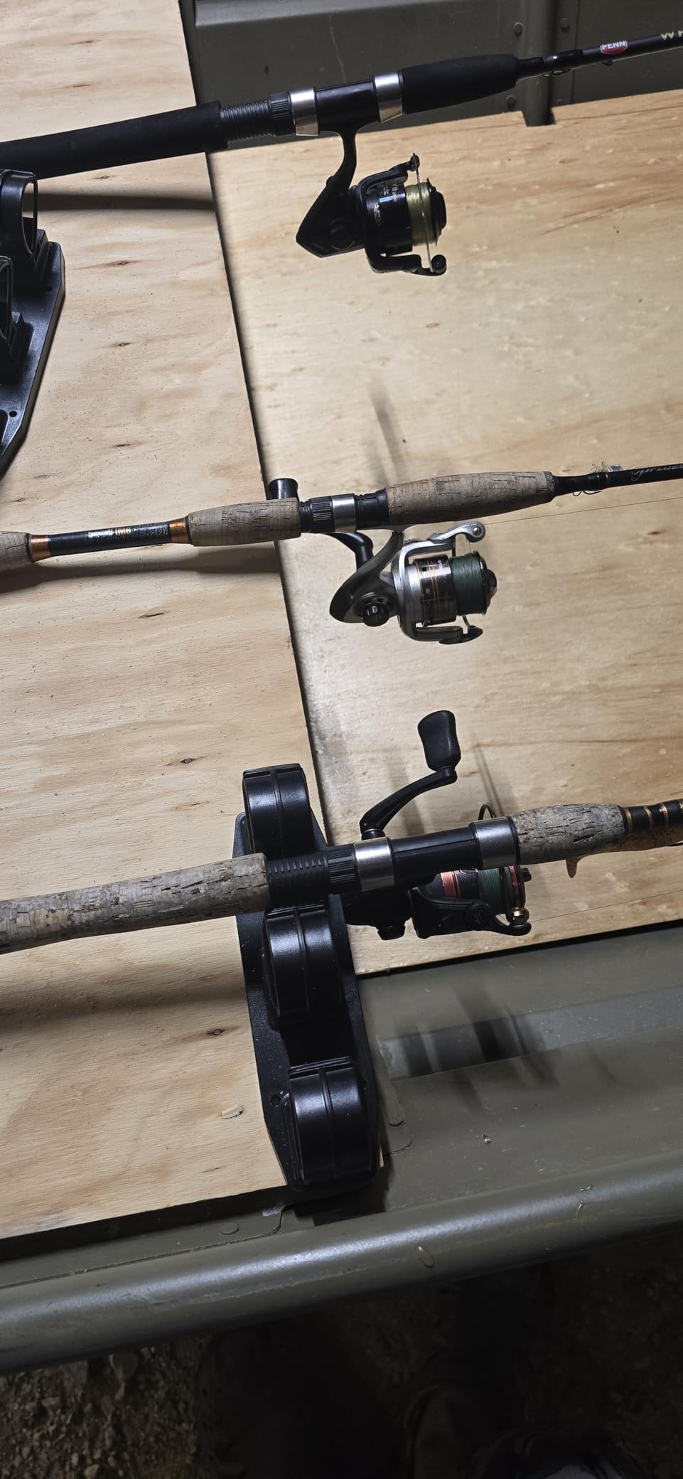 VEYWANE Fishing Rod Racks for Boat/Wall/Truck Bed, 3-Poles Storage Holders with Rubber Band Clips customer photo 1