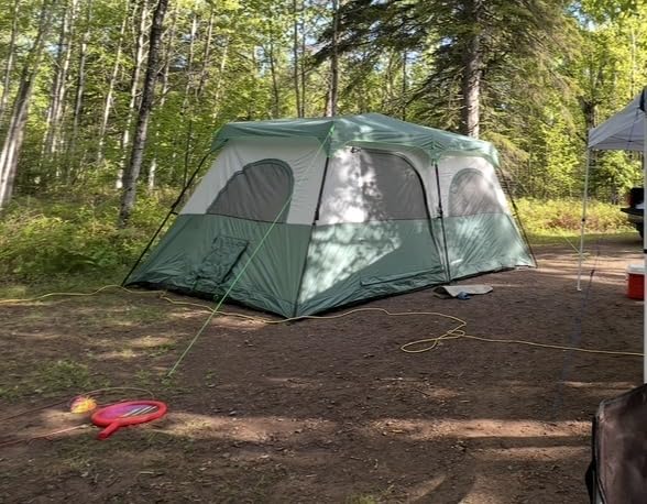Amazon Basics Instant Camping Tent with Rainfly, Weather-Resistant, Quick Setup customer photo 1