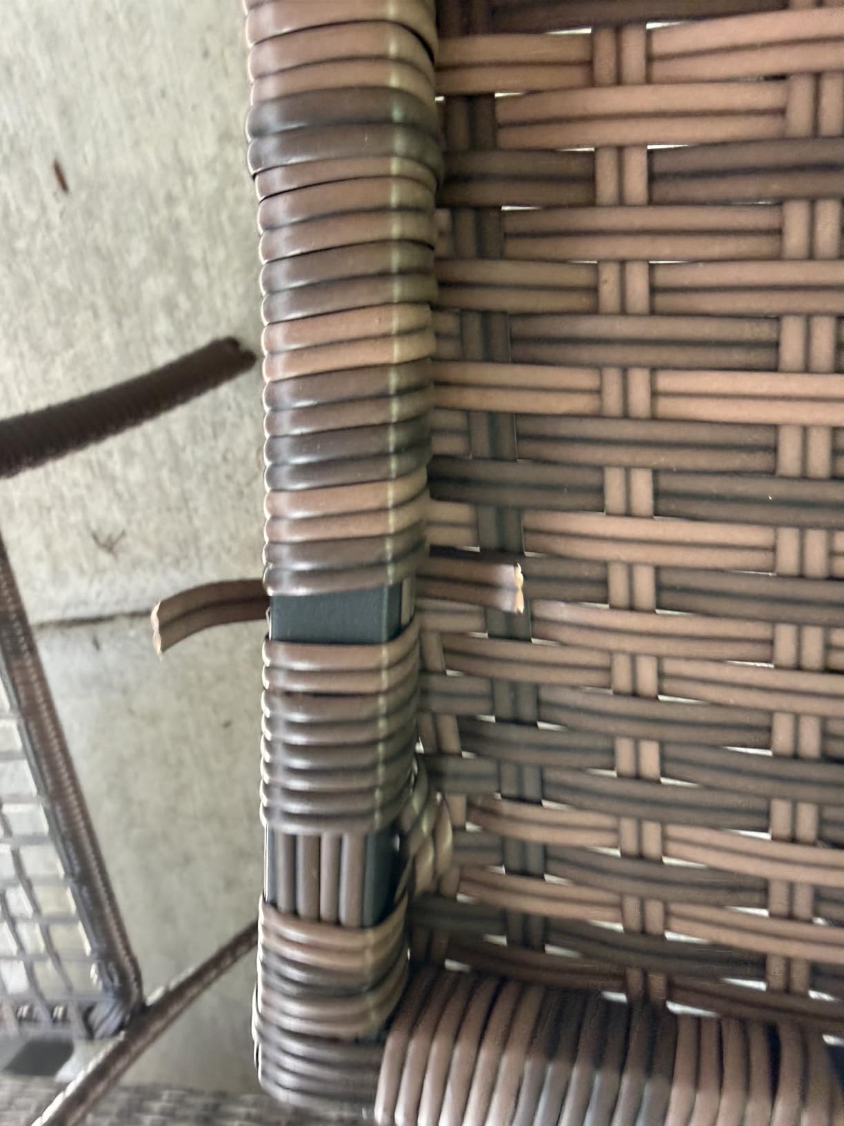 wildformers Luxury Outdoor Swivel Wicker Glider Patio Chairs with Table Set customer photo 2