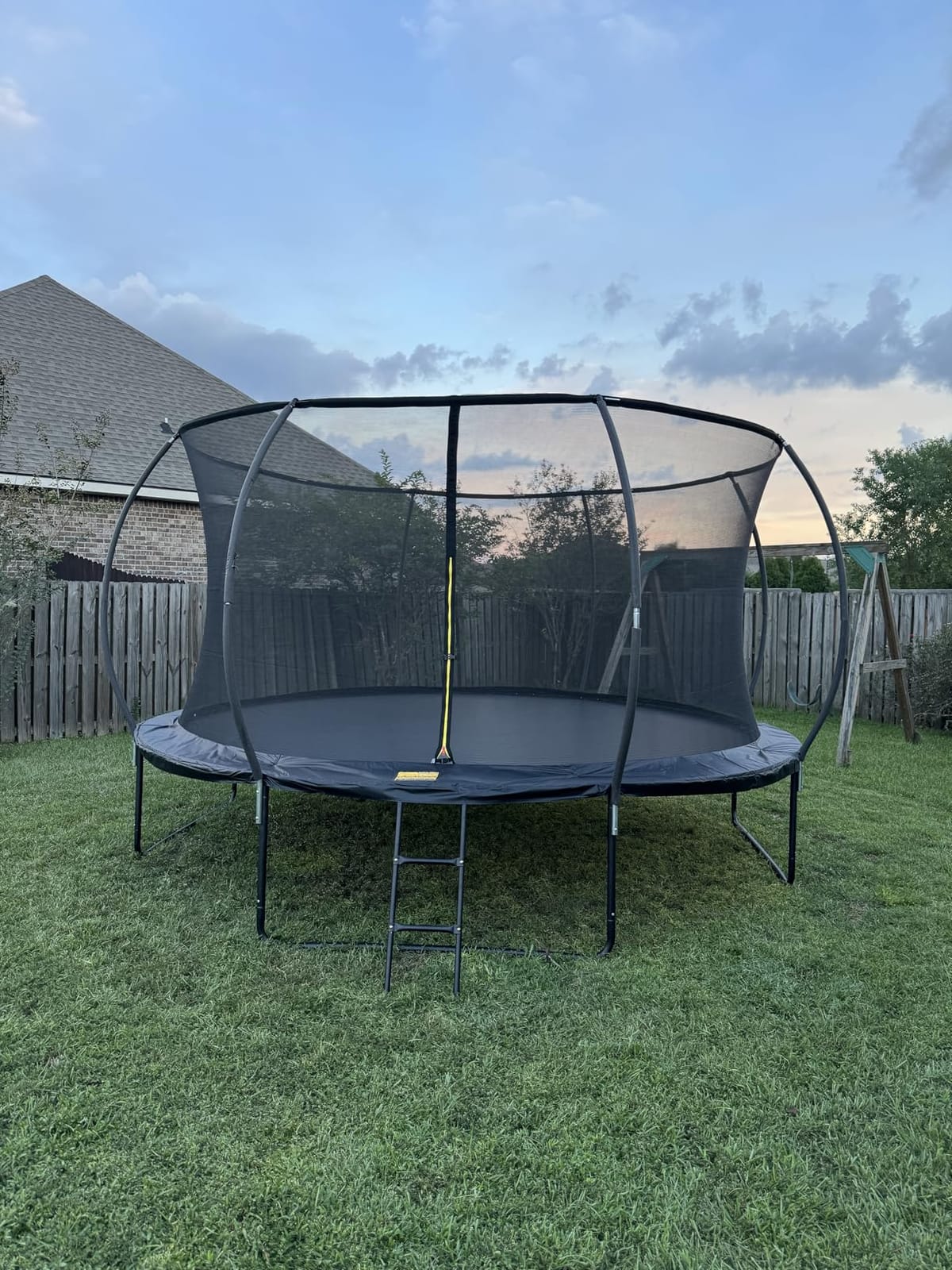 Gigu 10FT 12FT 14FT 15FT 16FT Recreational Trampolines with Enclosure Net and Ladder and Anti-Rust Coating, ASTM Approved Trampoline Outdoor for Kids and Adults customer photo 2