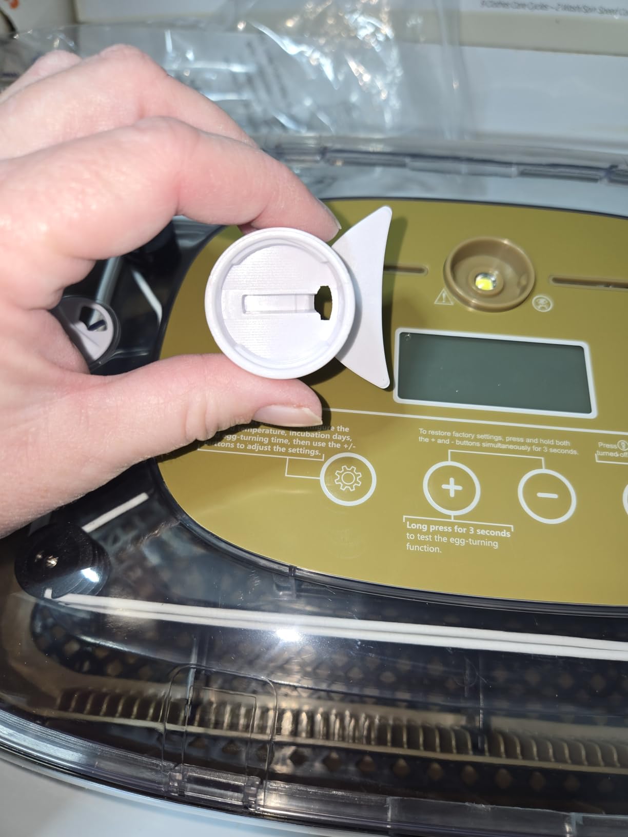 Ploomi 24 Eggs Incubator with Auto Water Refill & Humidity Control, Automatic Egg Turner, Built-in LED Candler, Species Pre-Programs for Chicken Duck Quail Turkey - Beginner Friendly customer photo 1