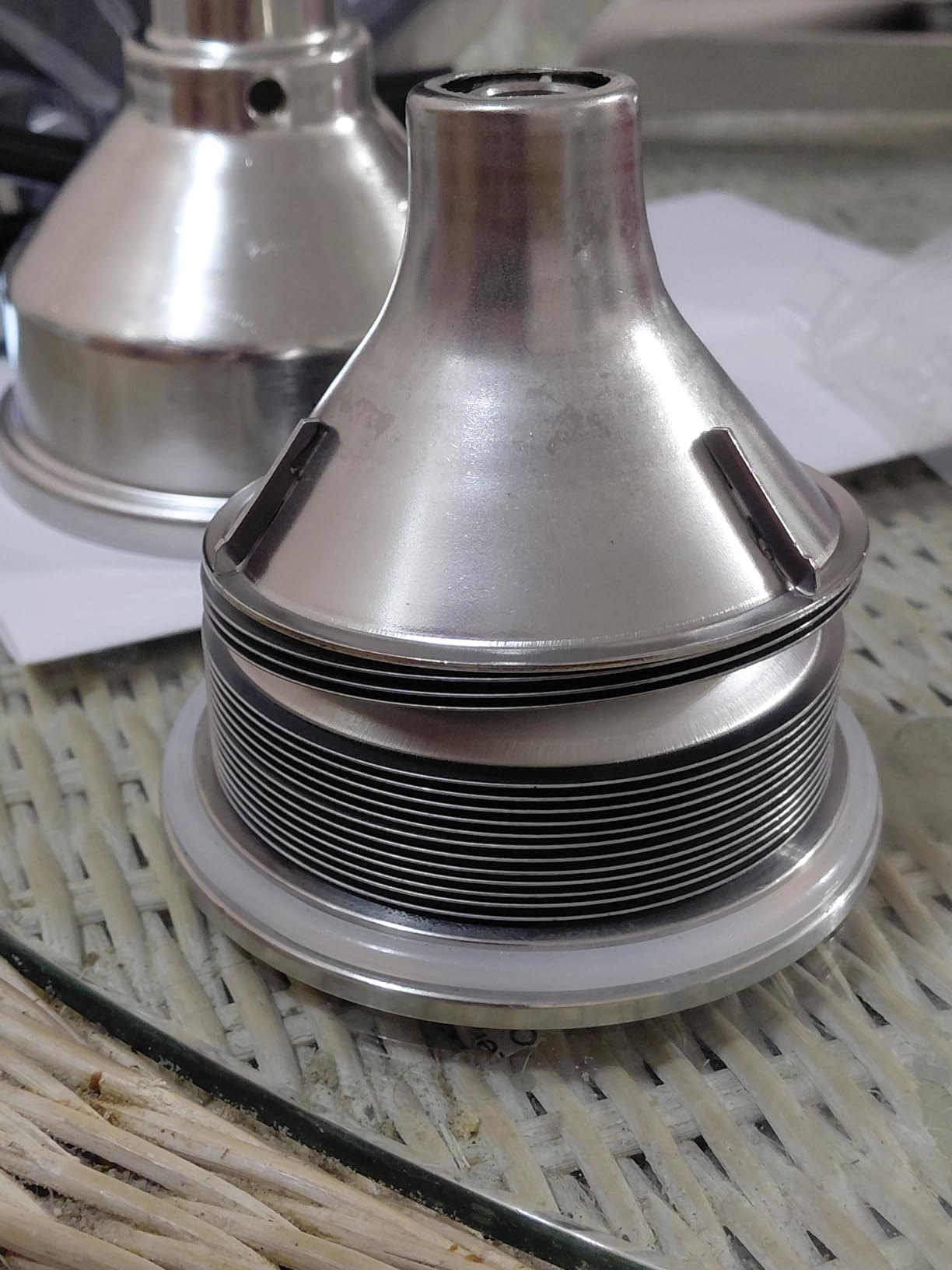 VEVOR Electric Milk Cream Separator, 60L/H Output 10500RPM Milk Cream Centrifugal Separator, 304 Stainless Steel Goat Cow Milk Skimmer Separating Machine with 4.5L Bowl Capacity (40W, 100-240V) customer photo 2