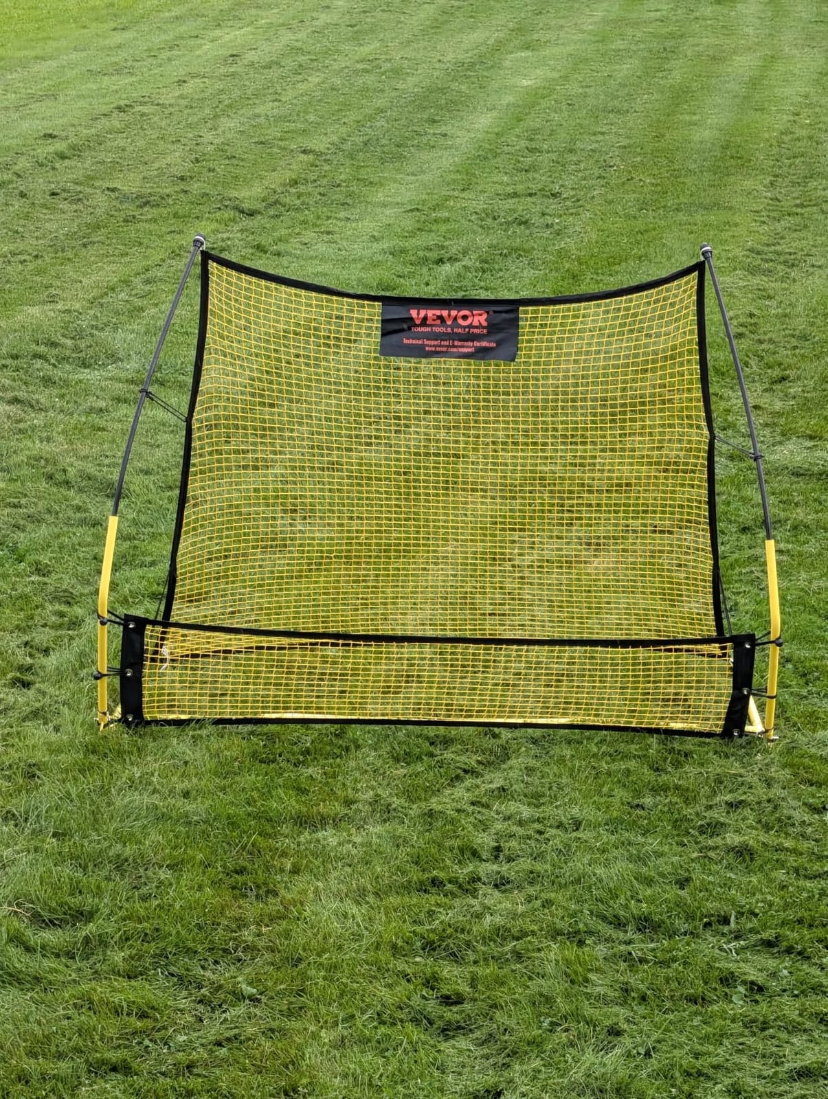 VEVOR Soccer Rebounder Net, Multi-Angles Soccer Goal Rebounder, Thickened Fiberglass Poles Iron Pipe for Team Solo Control, Passing Practice, Easy Setup Soccer Training Equipment for Teens & Adults customer photo 1
